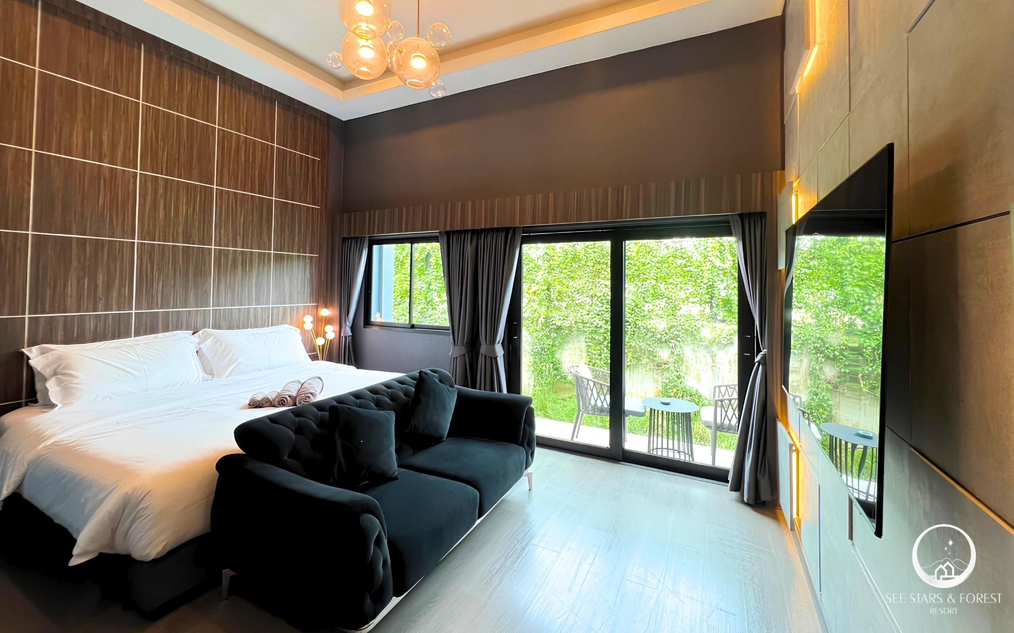 Standard Room with King Bed