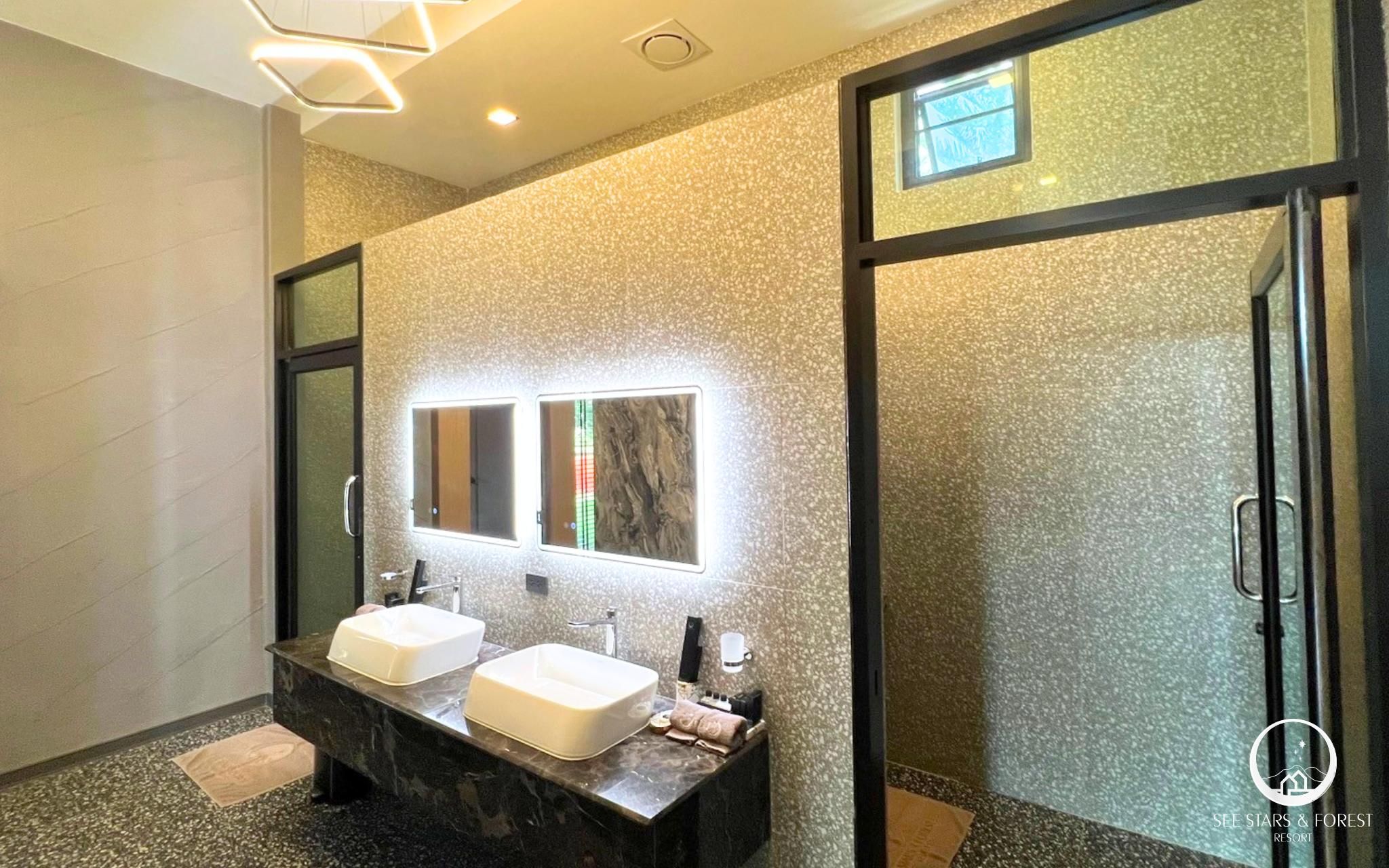 2 Bedroom Family Suite- Jacuzzi