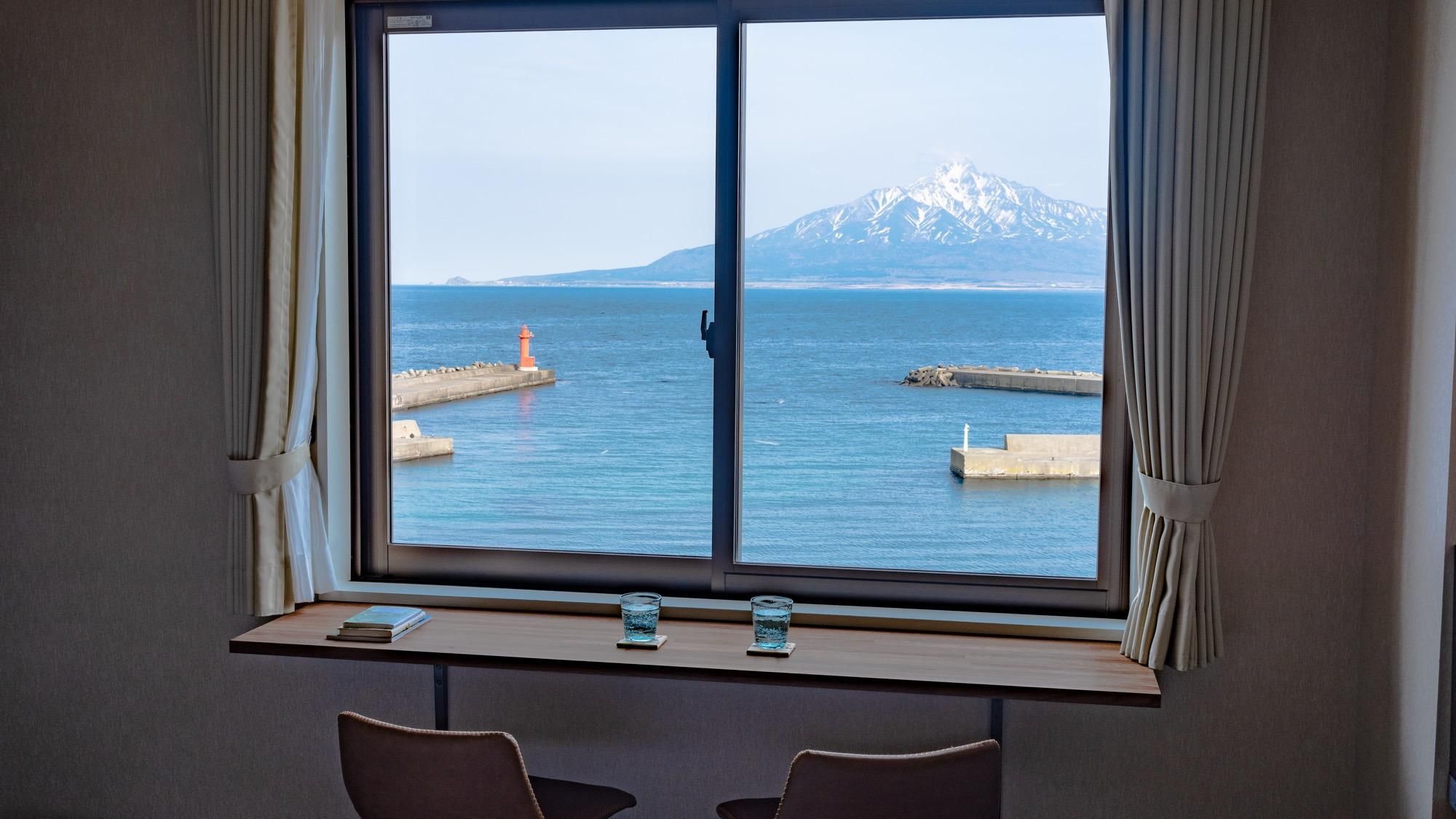 Newly Renovated Top Floor Seaside Twin Room with Rishiri Fuji View