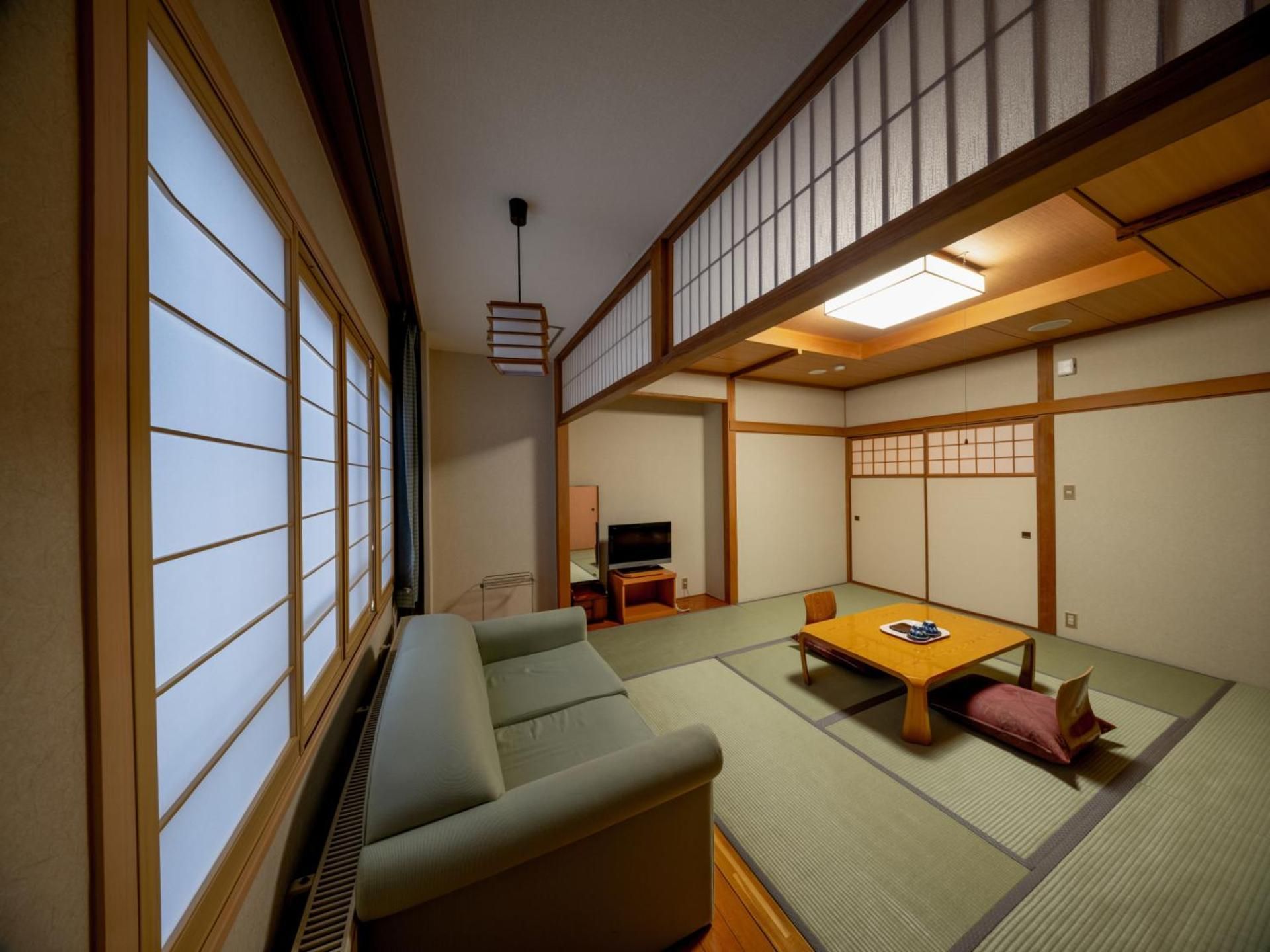 Defective Japanese-Style room