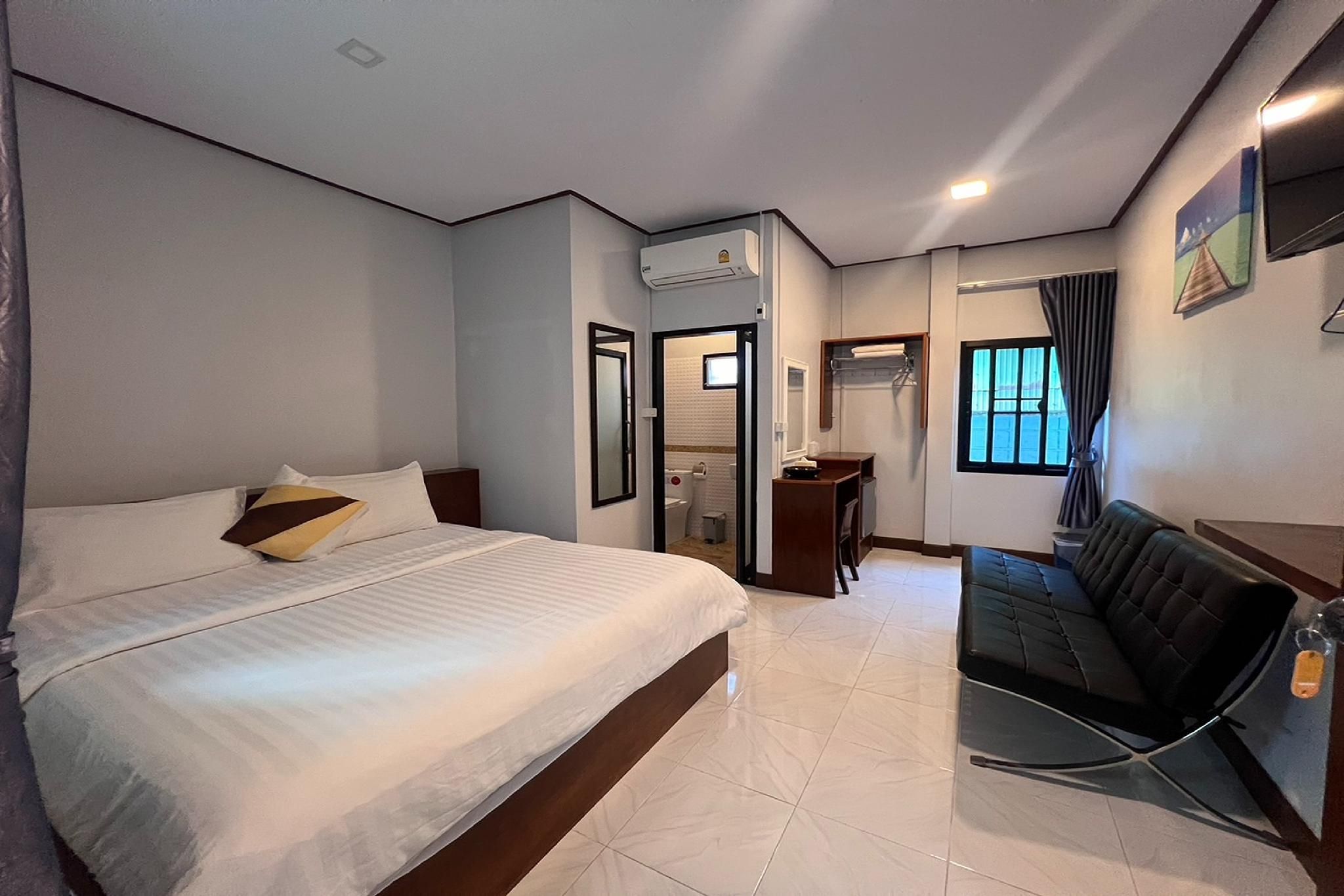 Lan Bua Resort Standard Room
