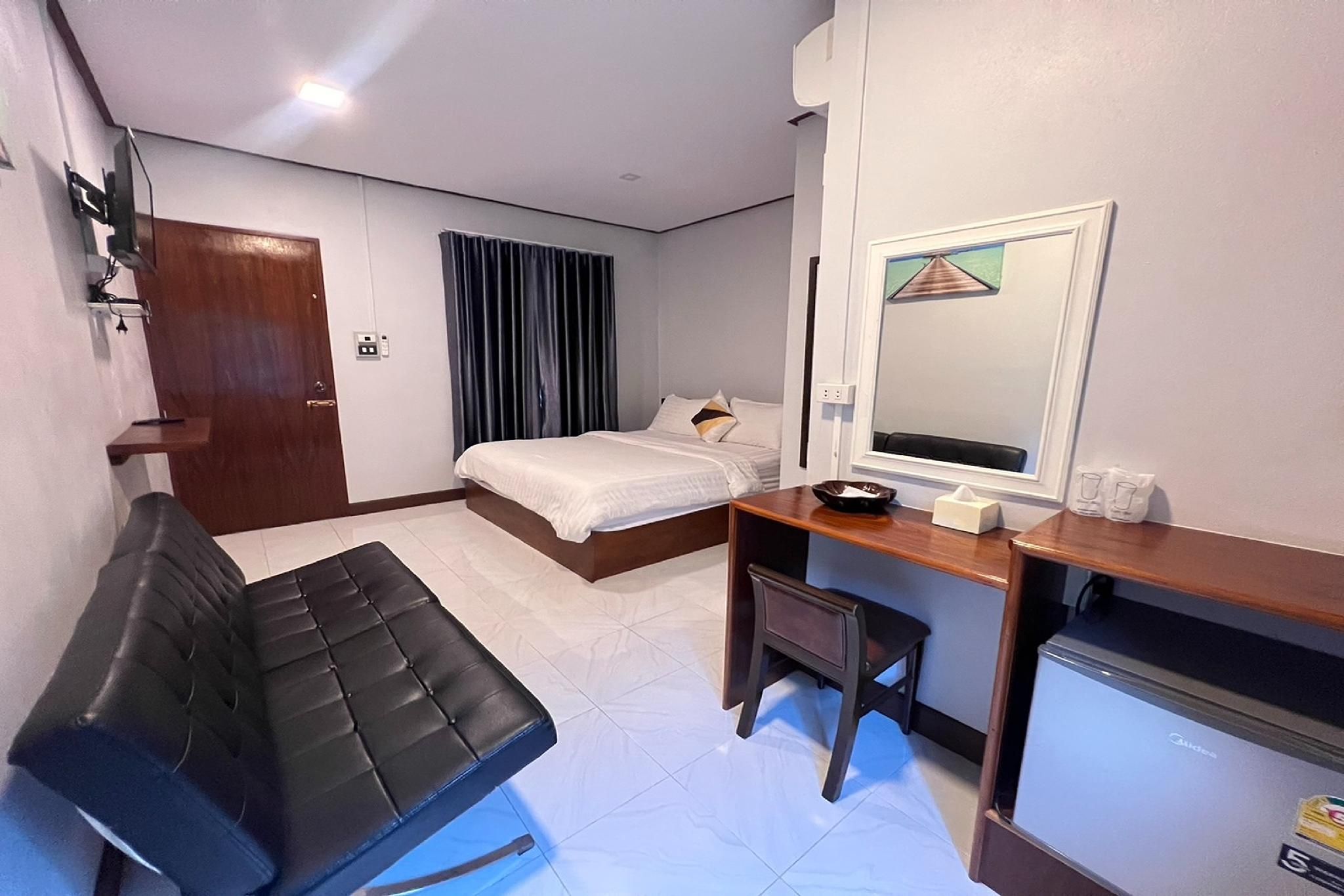 Lan Bua Resort Standard Room 2