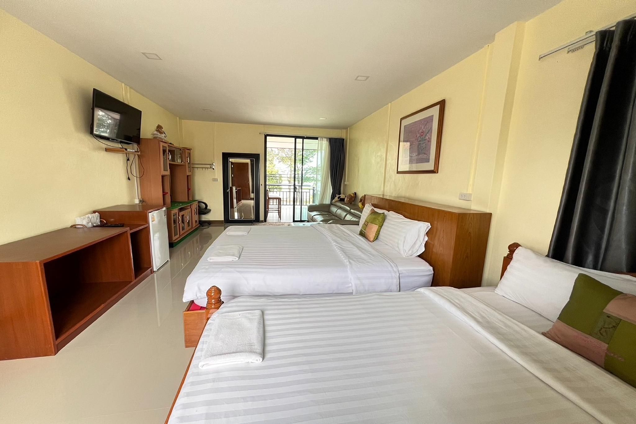 Lan Bua Resort Family Room