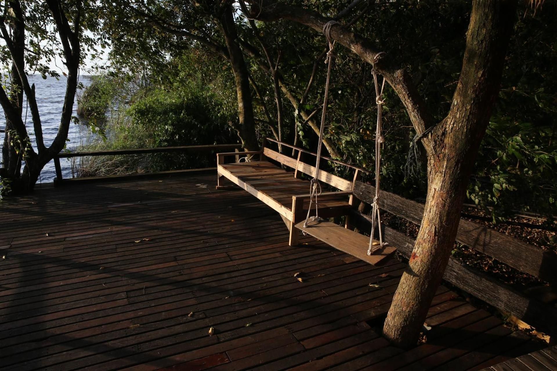 wetlandcamp บ้านชายเล