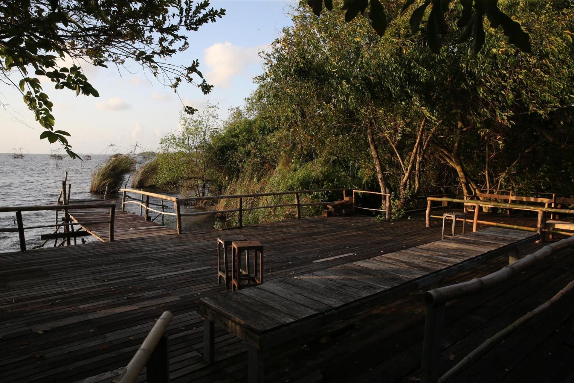 wetlandcamp บ้านชายเล
