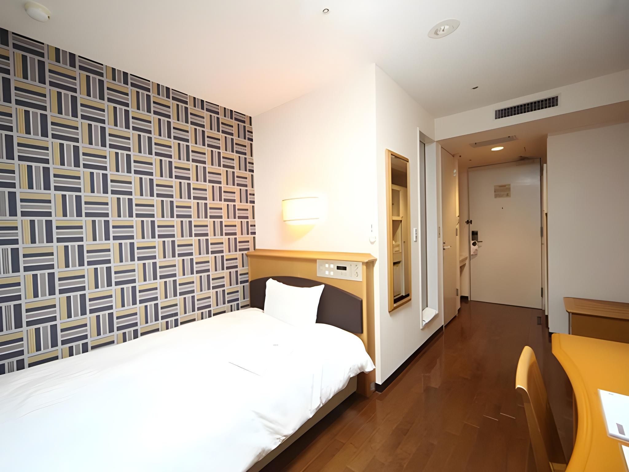 Semi-Double Room Non-Smoking