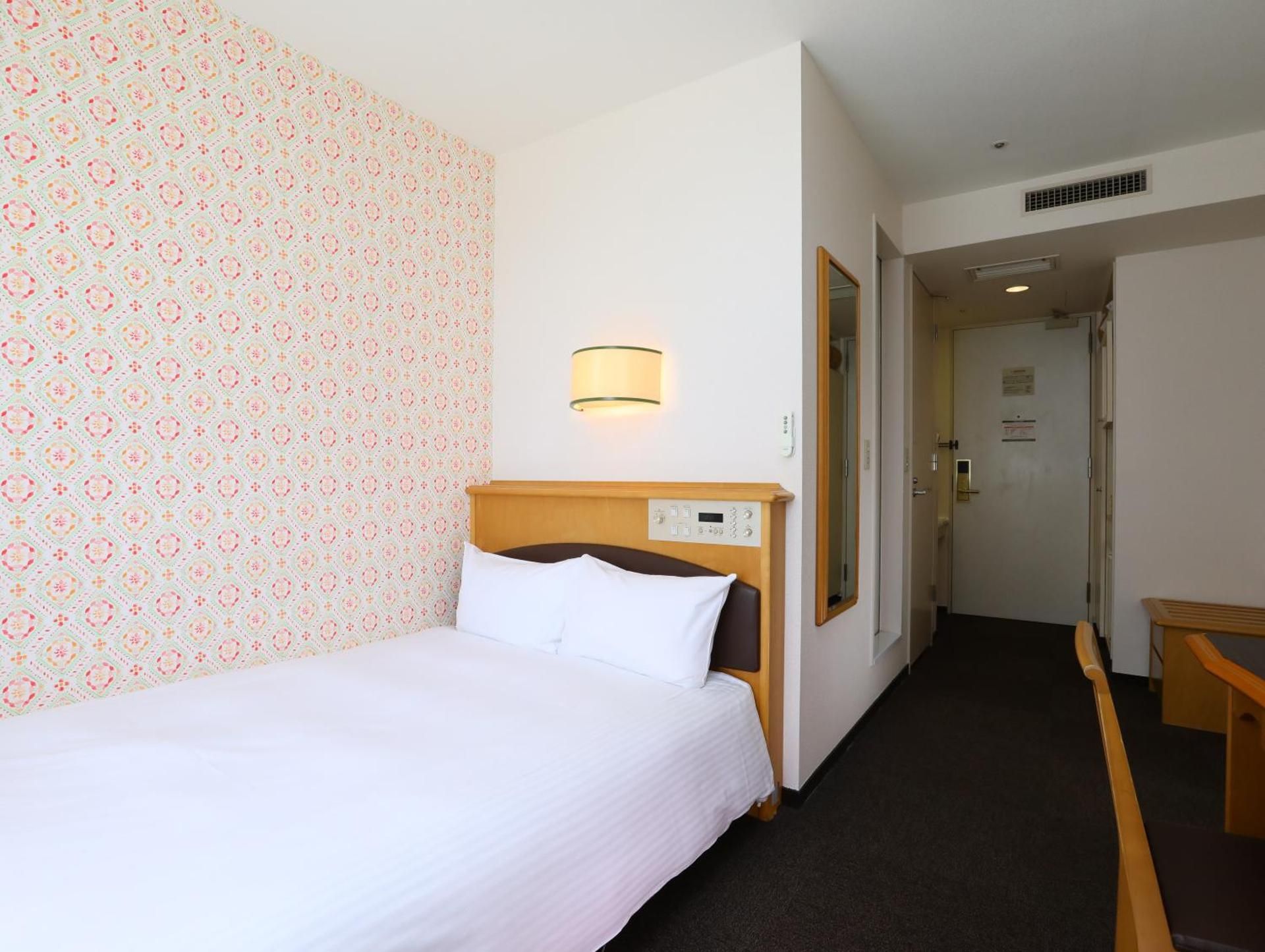 Semi-Double Room Non-Smoking