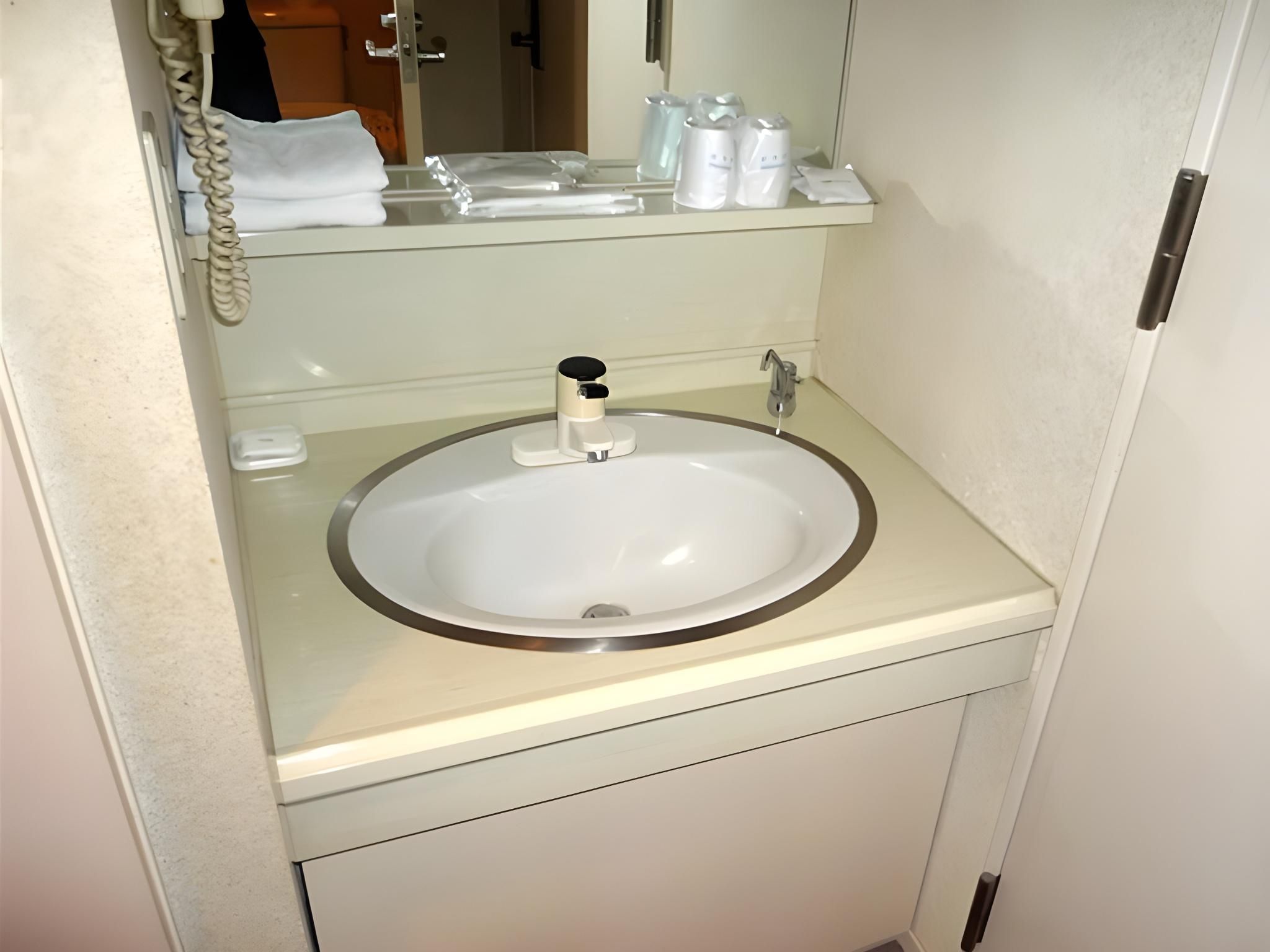 Single Room - Non-Smoking