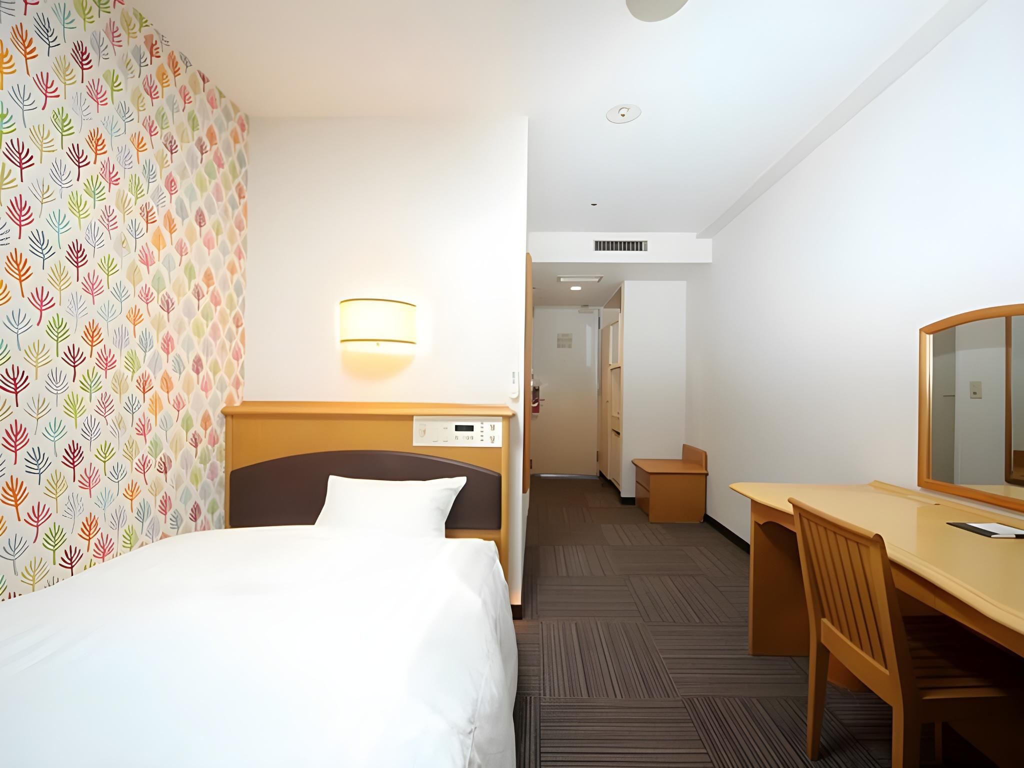 Semi-Double Room - Smoking