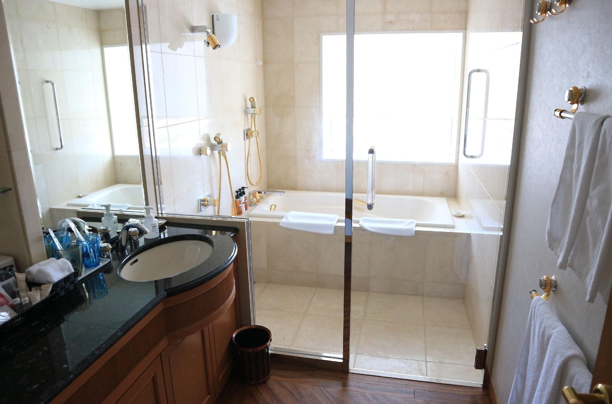 Ocean View Royal Suite