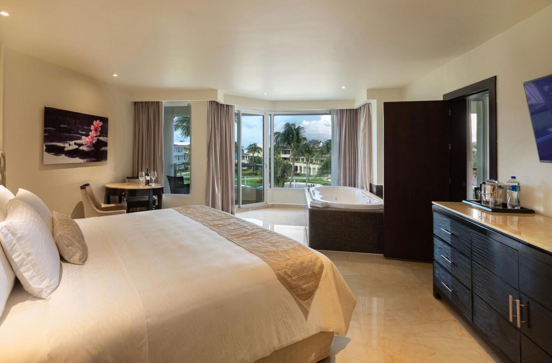 Superior Family Suite Garden View - Kids and Teens Free