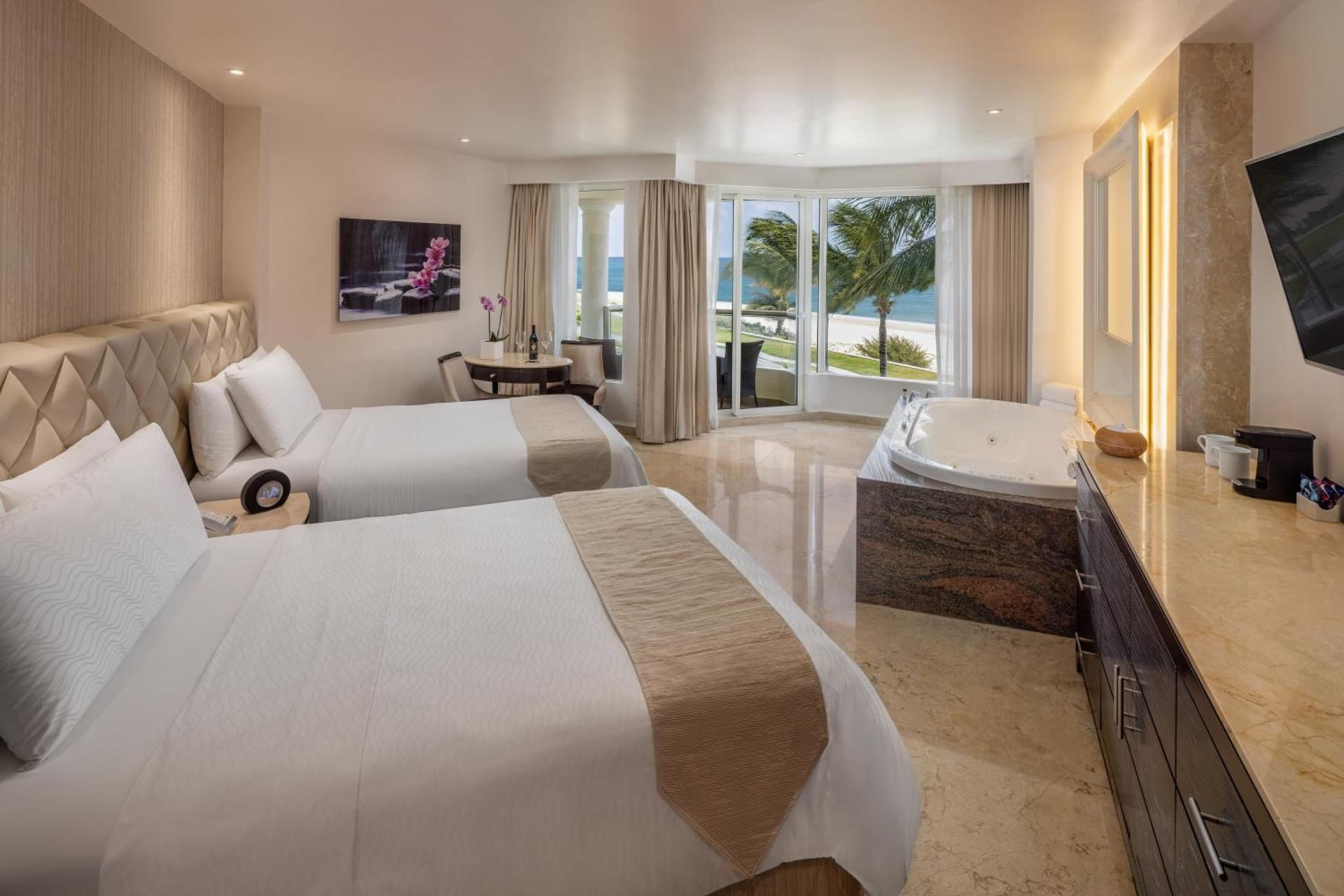 Superior Deluxe Ocean View - Kids and Teens Free