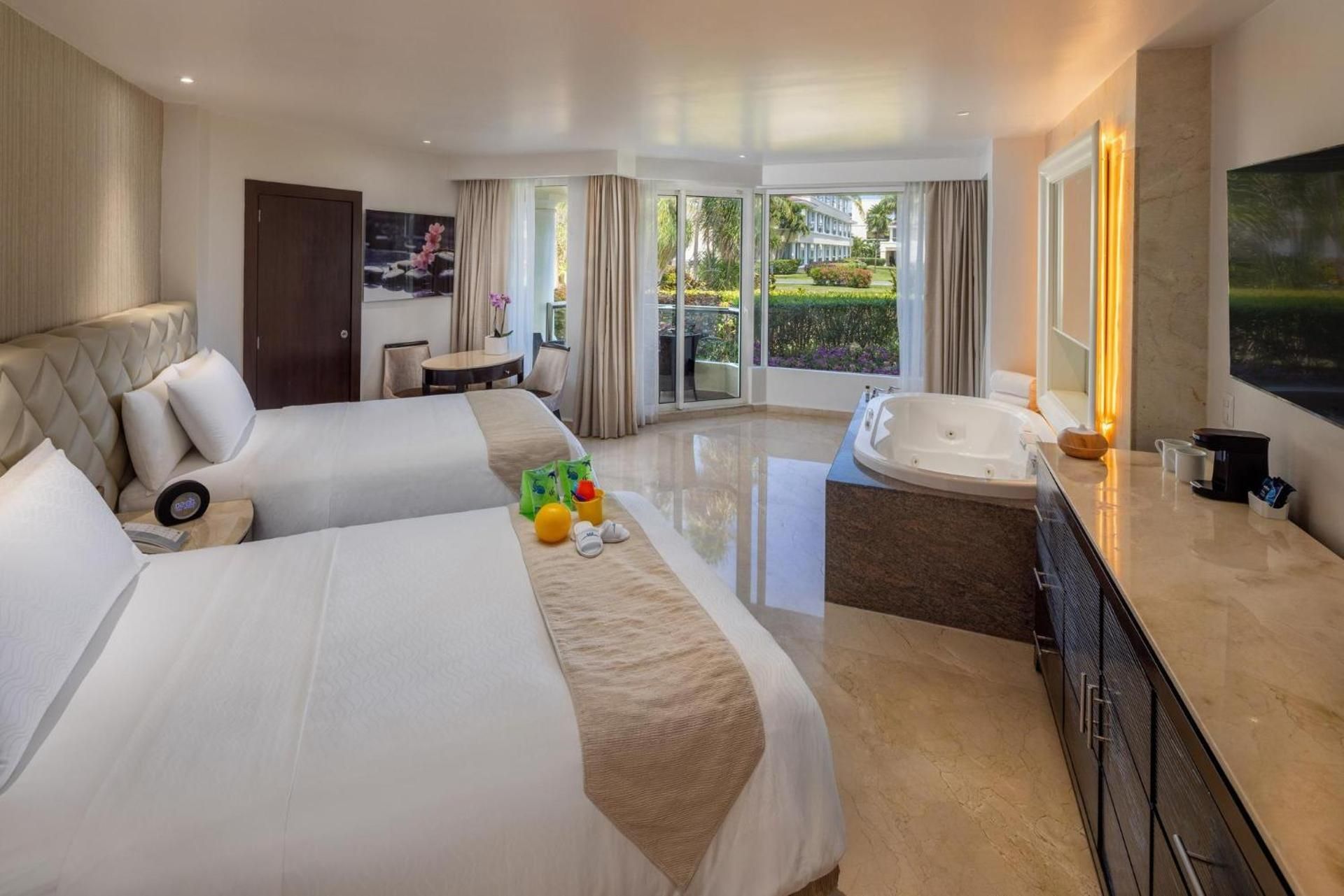 Superior Family Suite Garden View - Kids and Teens Free