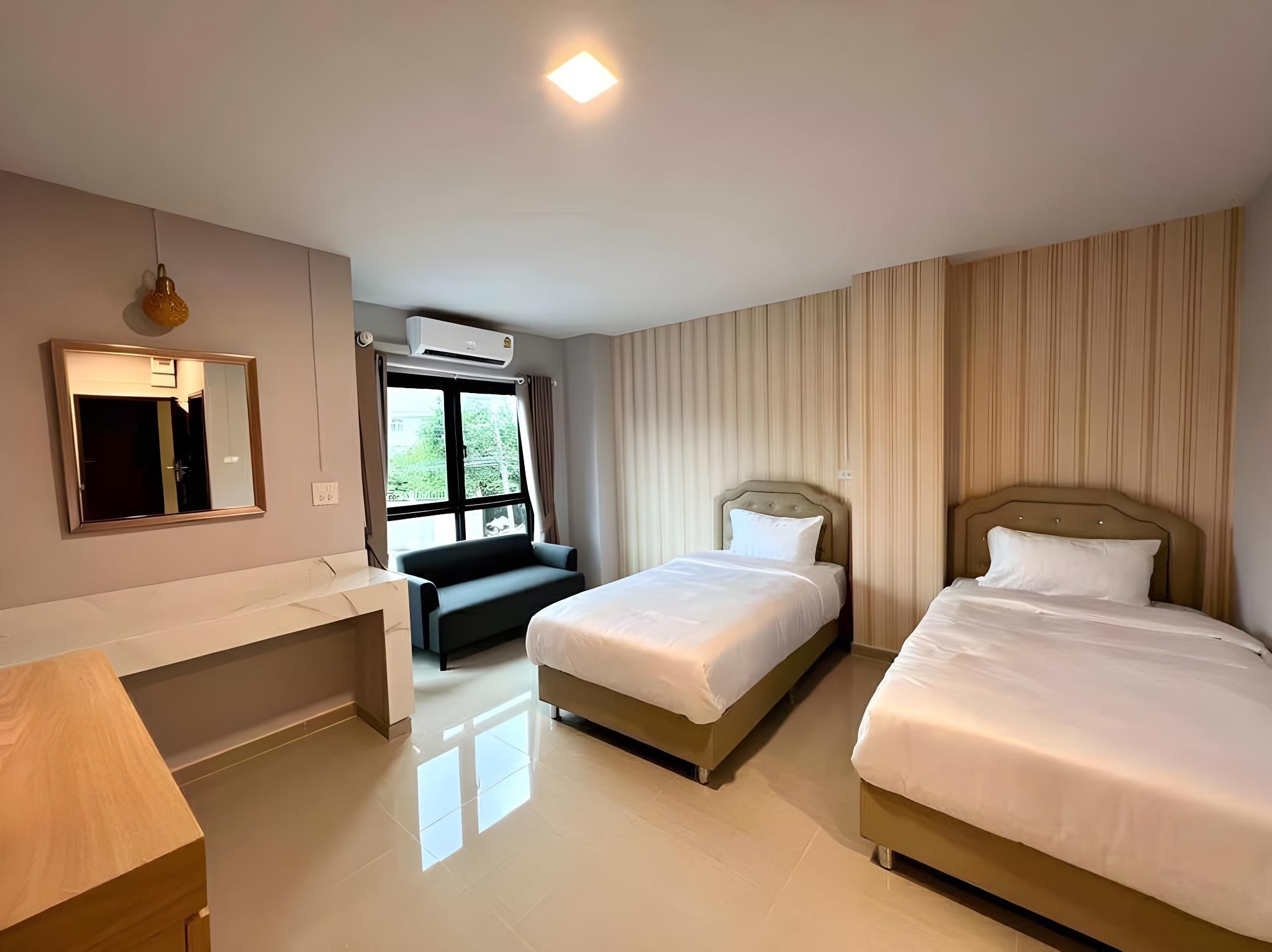 CASA Grand Hotel Plush Twin Room