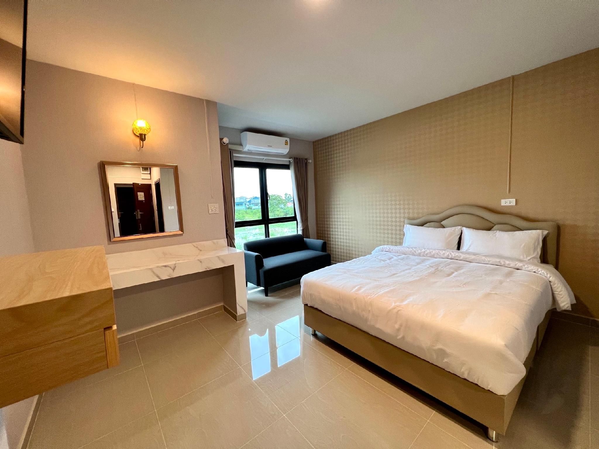 CASA Grand Hotel Standard - 1 Bed Queen Non-Smoking 2