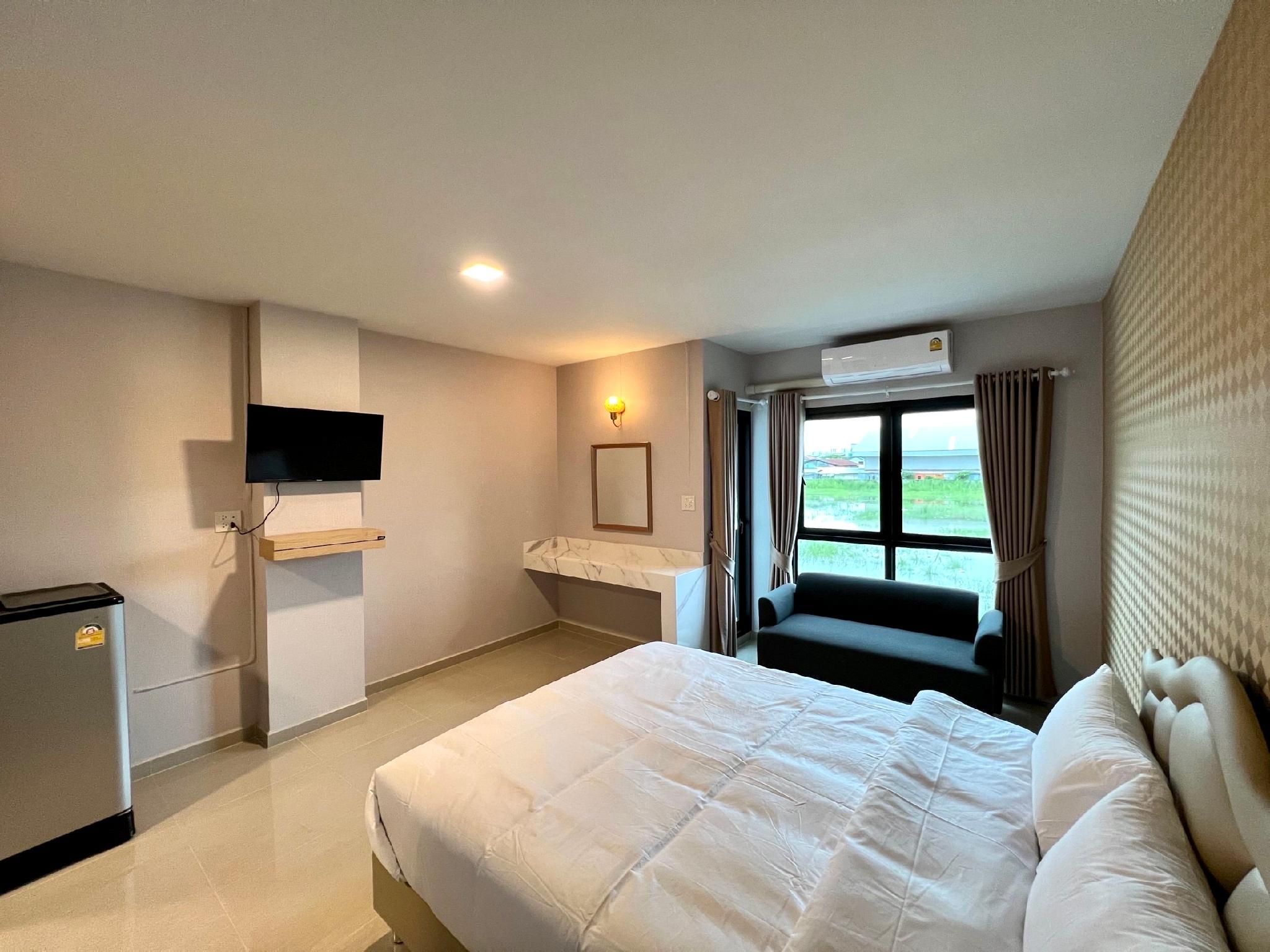 CASA Grand Hotel Standard - 1 Bed Queen Non-Smoking