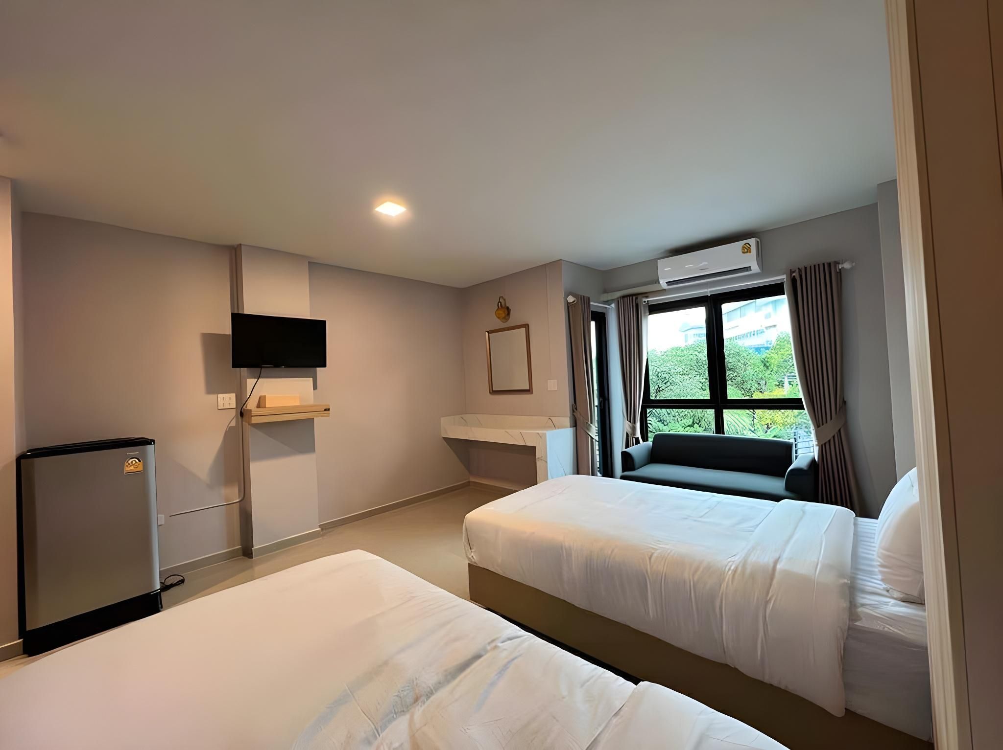 CASA Grand Hotel Plush Twin Room 2