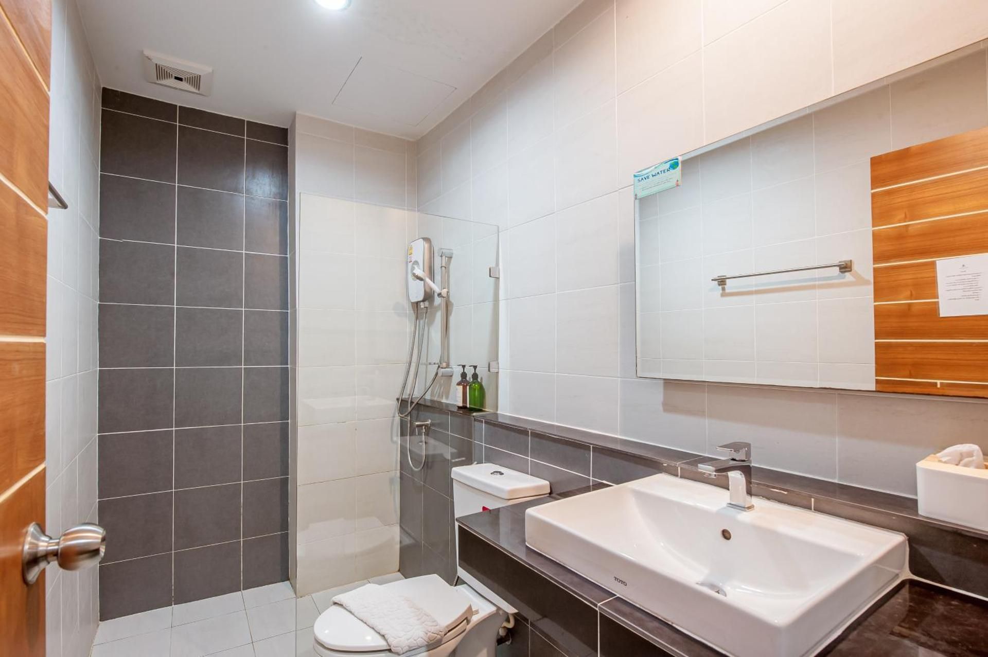 The living Hotel Samutprakan Studio with Balcony 3