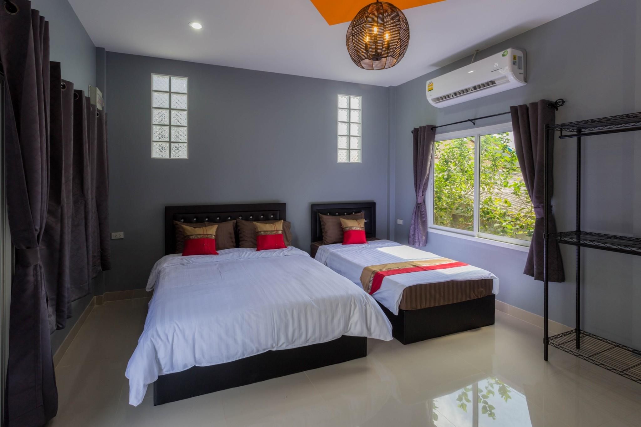 Deluxe Cityscape Twin Room