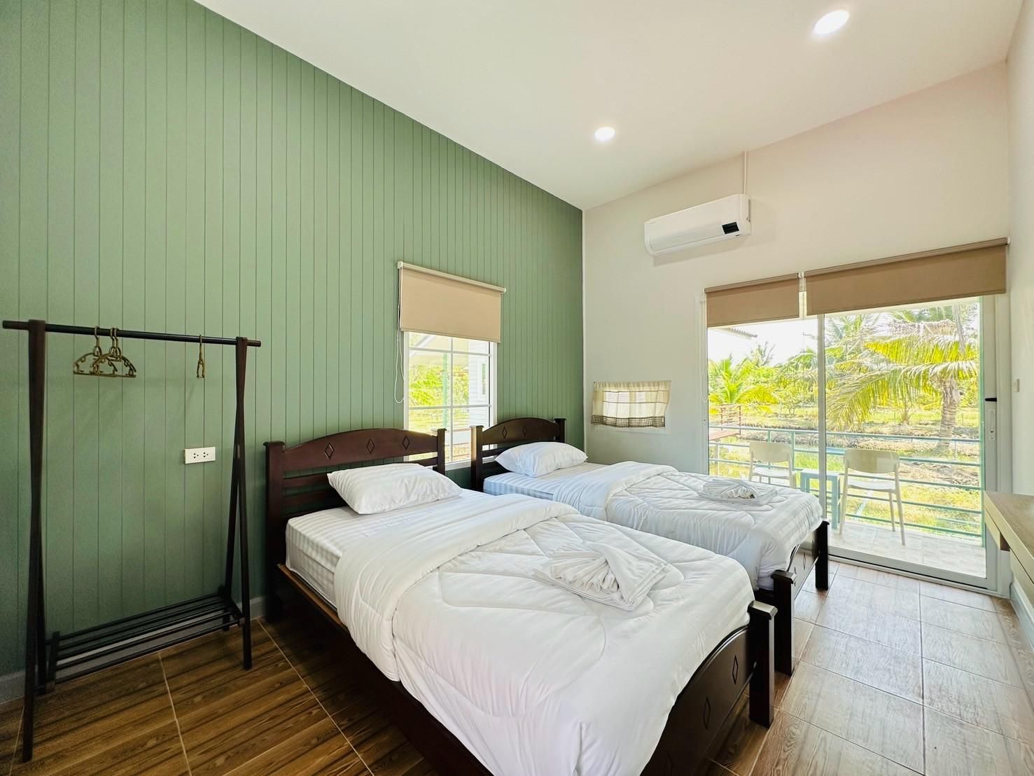 Coco and Canal HomeStory Superior Garden View