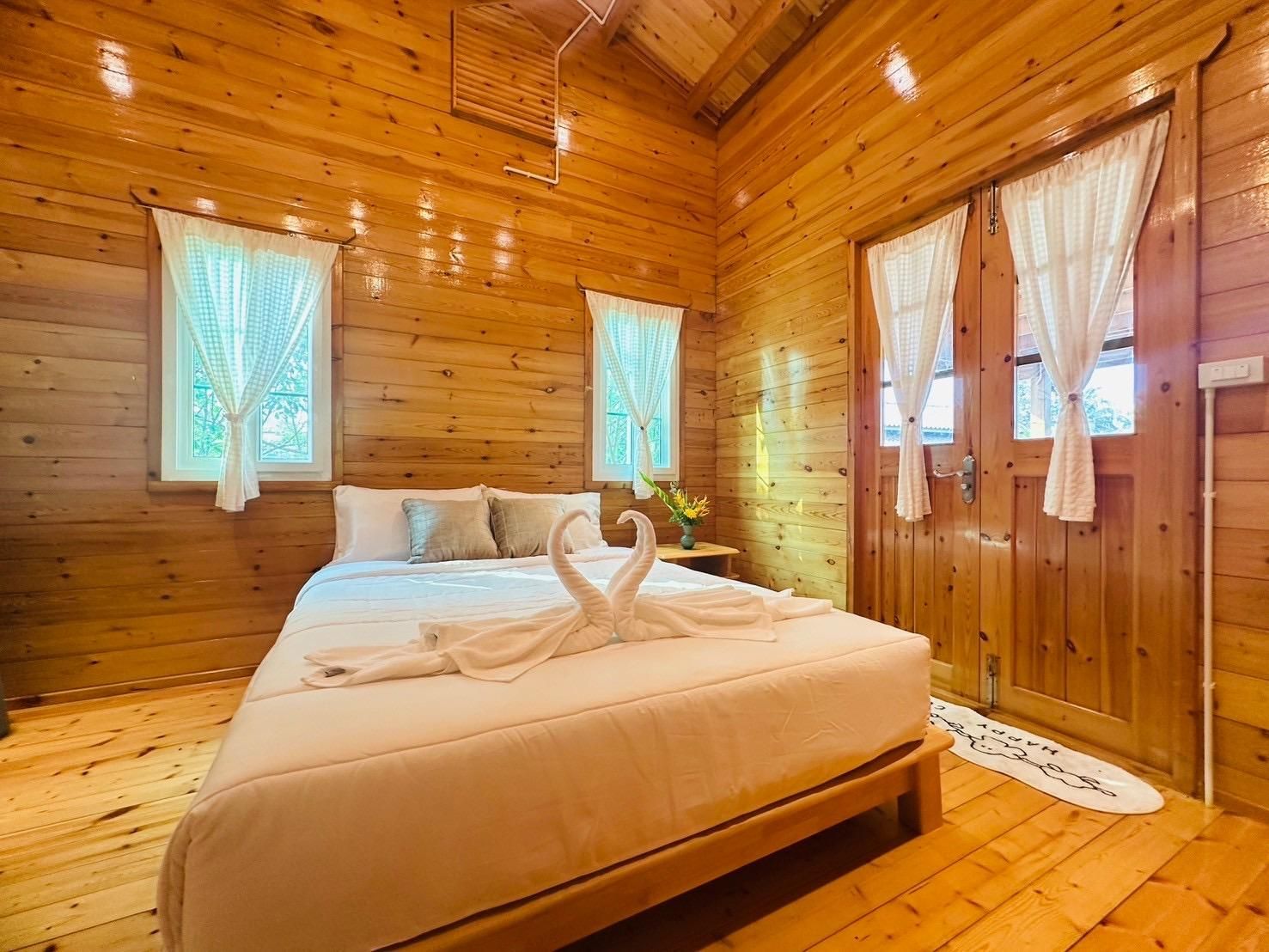 Coco and Canal HomeStory Deluxe Pool View