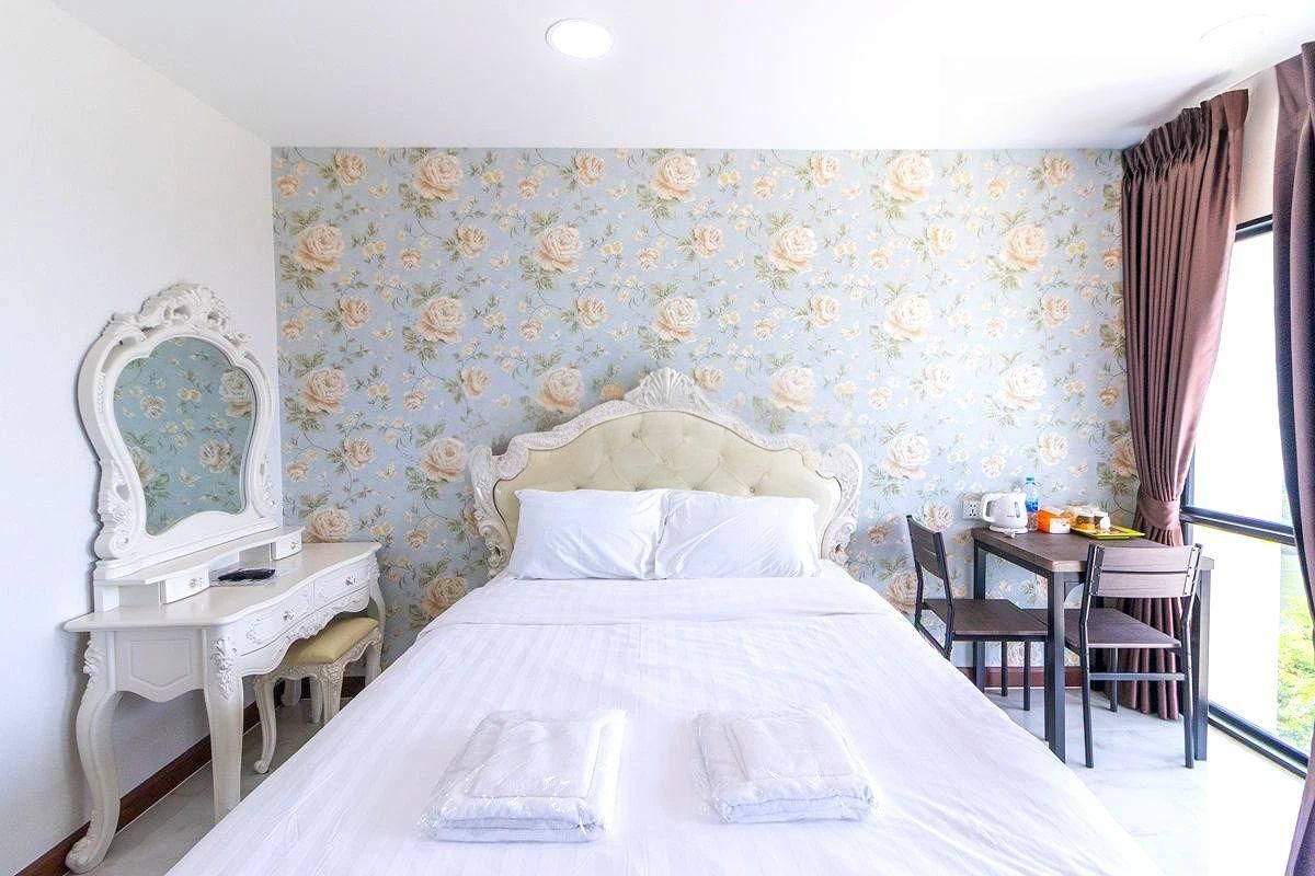 Arunsakhon luxury condo Deluxe Room