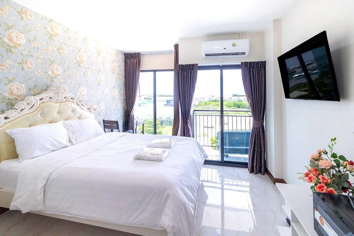 Arunsakhon luxury condo Superior Room