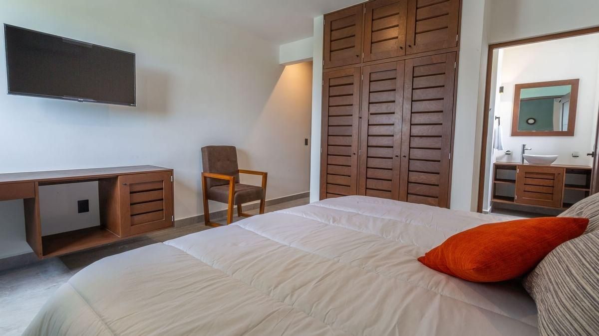 Queen Room