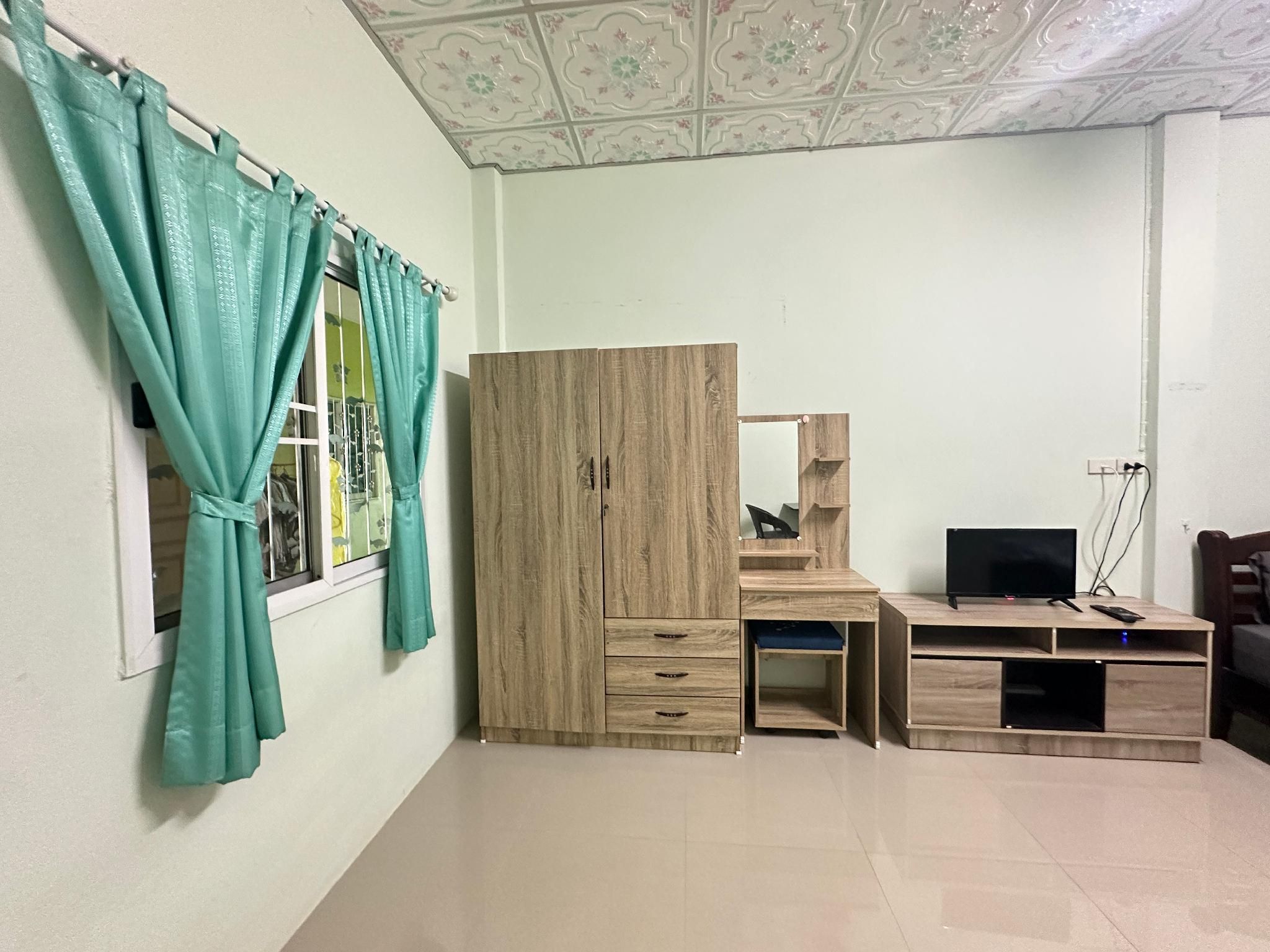 Daily Room LikeHome 400 Baht/Night Room 2