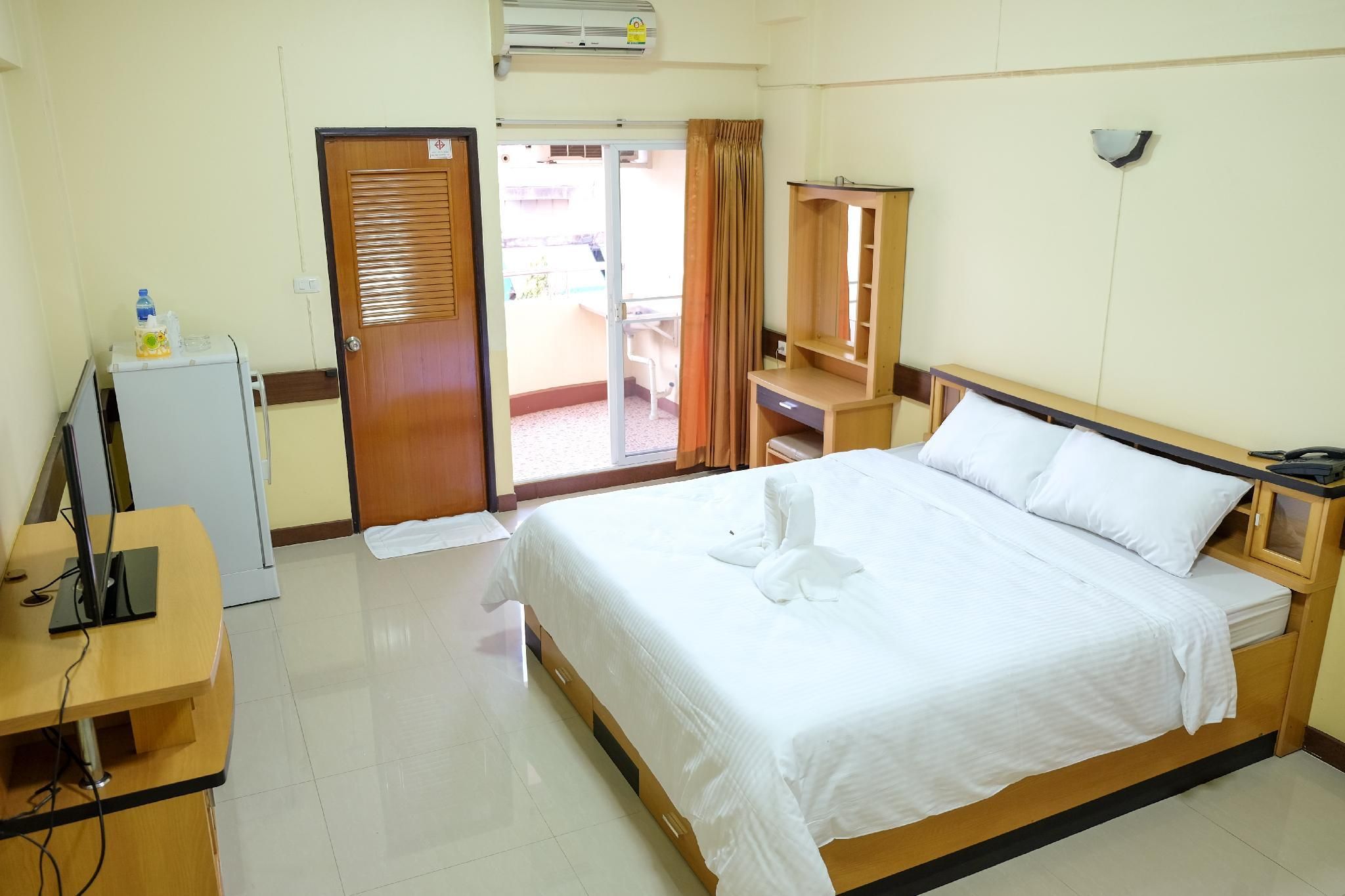 TS Home Building Apartment 1 King Bed - Non-Smoking