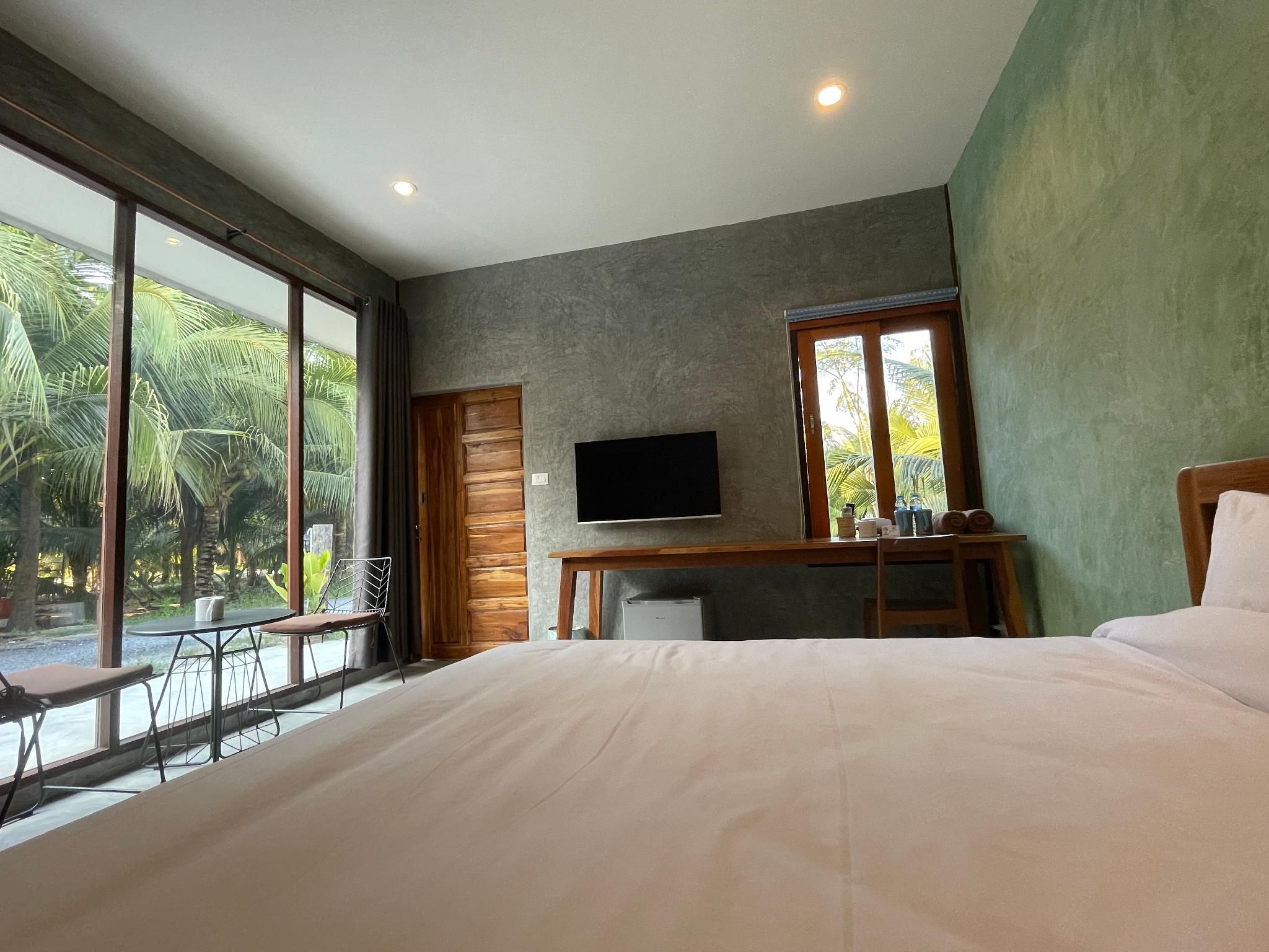 Deluxe Lagoon View Room