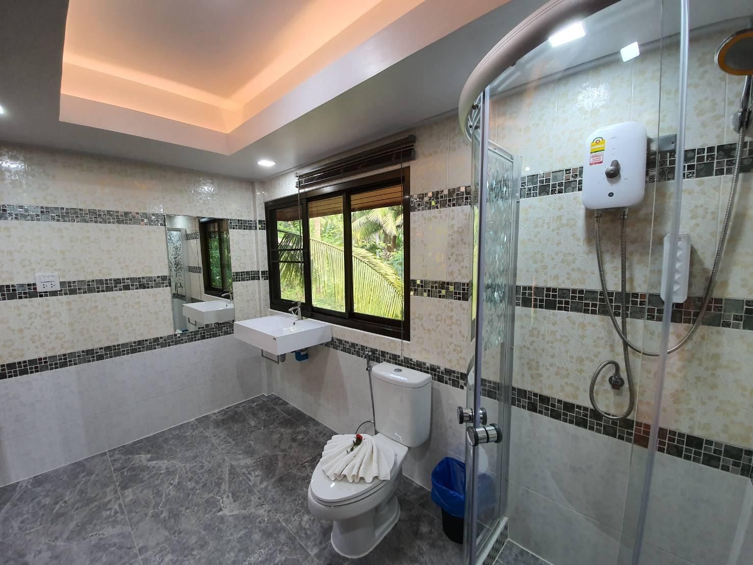 Bansuannaifun Talad Nam Ampawa Deluxe Triple 2