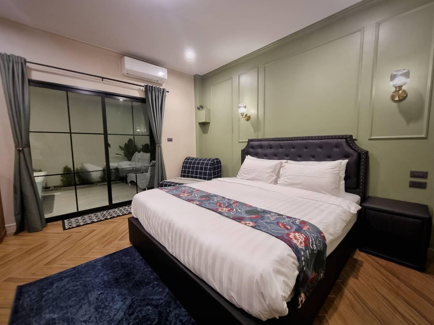 Plubpla samut : White Villas Flora Room 2