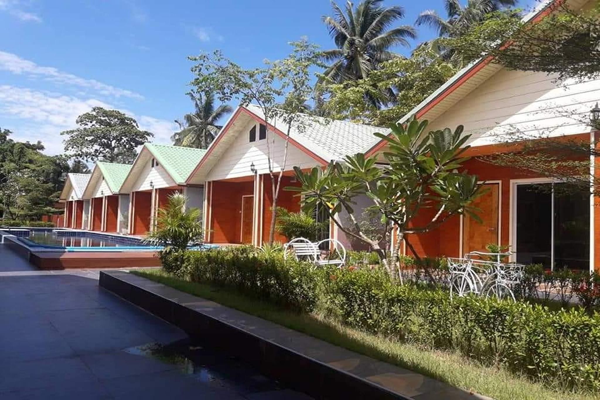 Phenwaree Amphawa Resort