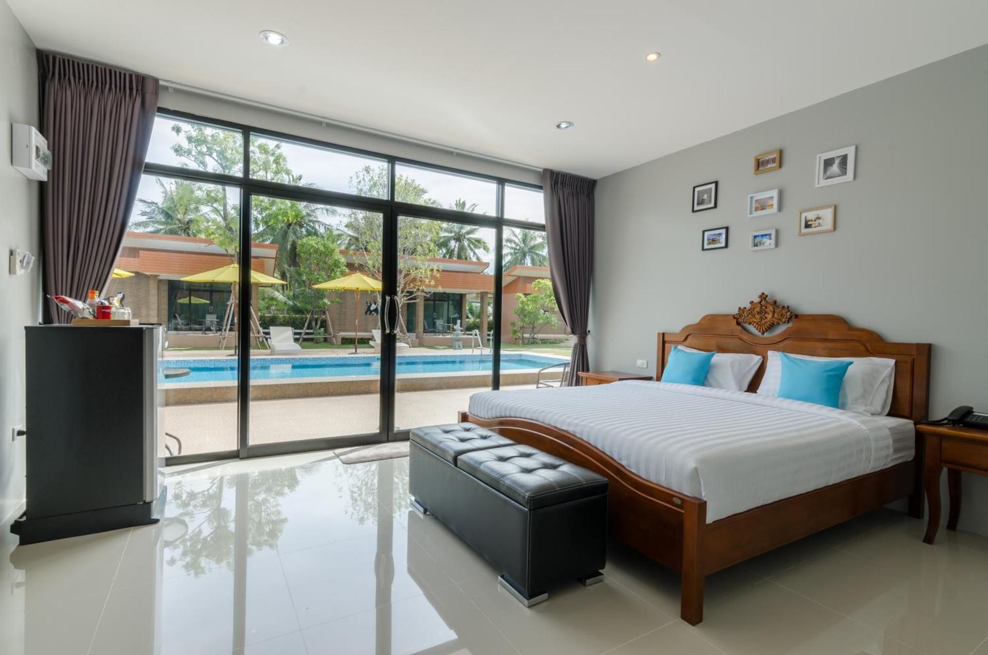 Golf Inn Resort Double Room with Pool View 2