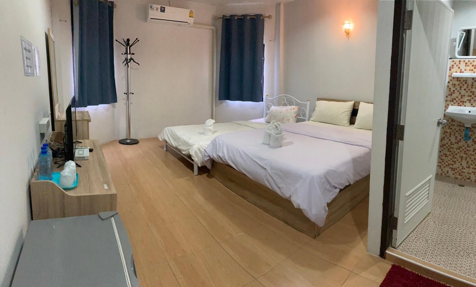 A room for 3 people