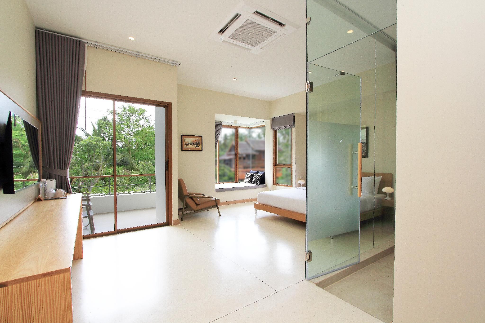 Double Six Deluxe Balcony 1 King 3