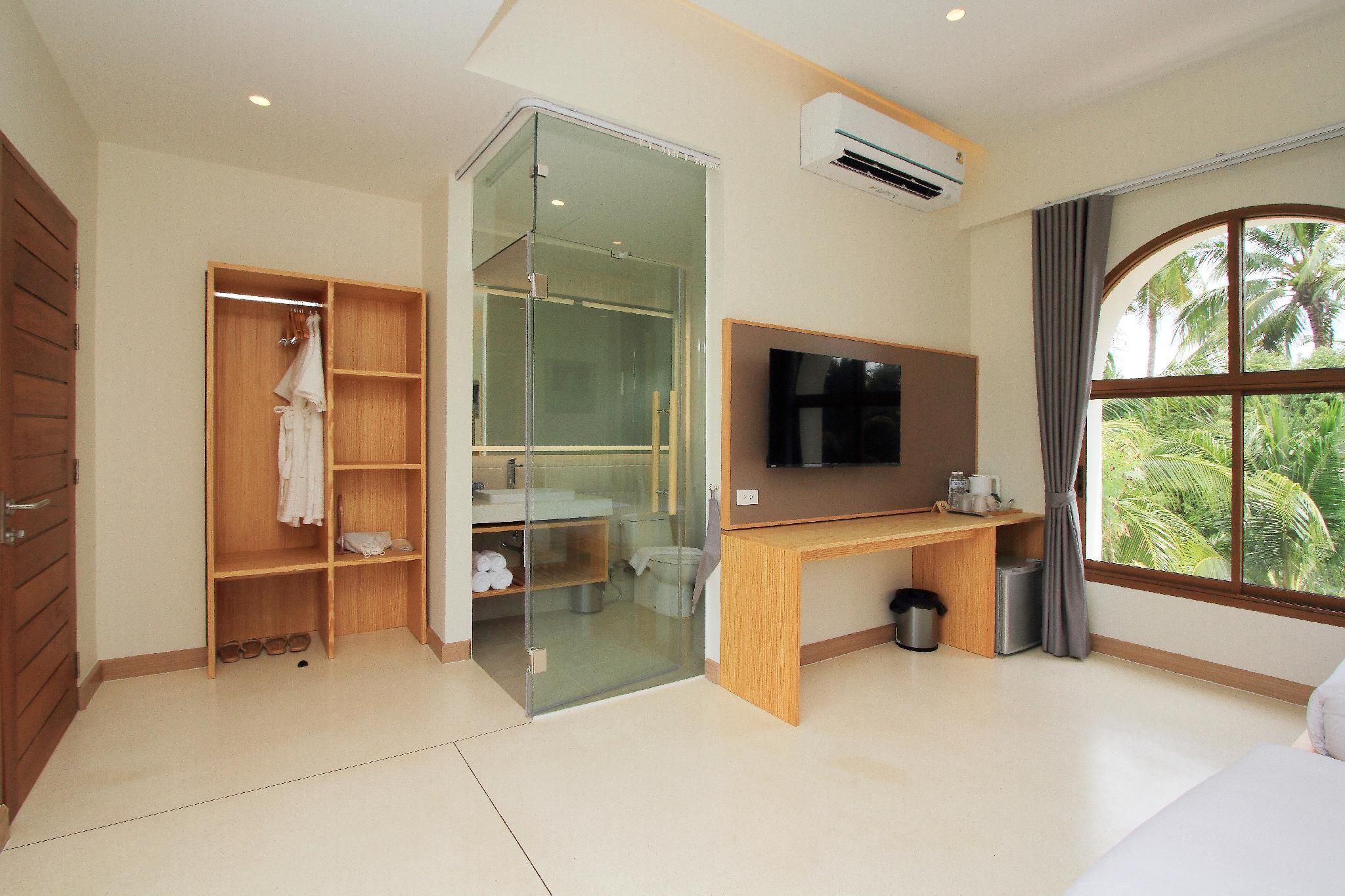 Double Six Superior - 2 Beds 1 Extra, Corner Room with Balcony 3