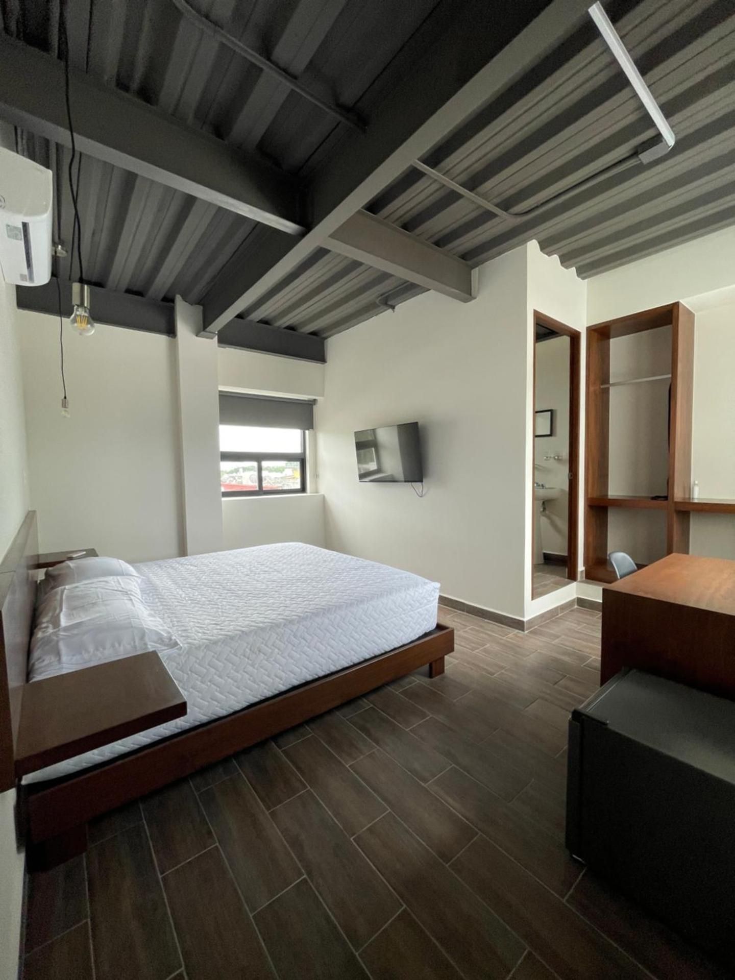 One-Bedroom Apartment with Balcony