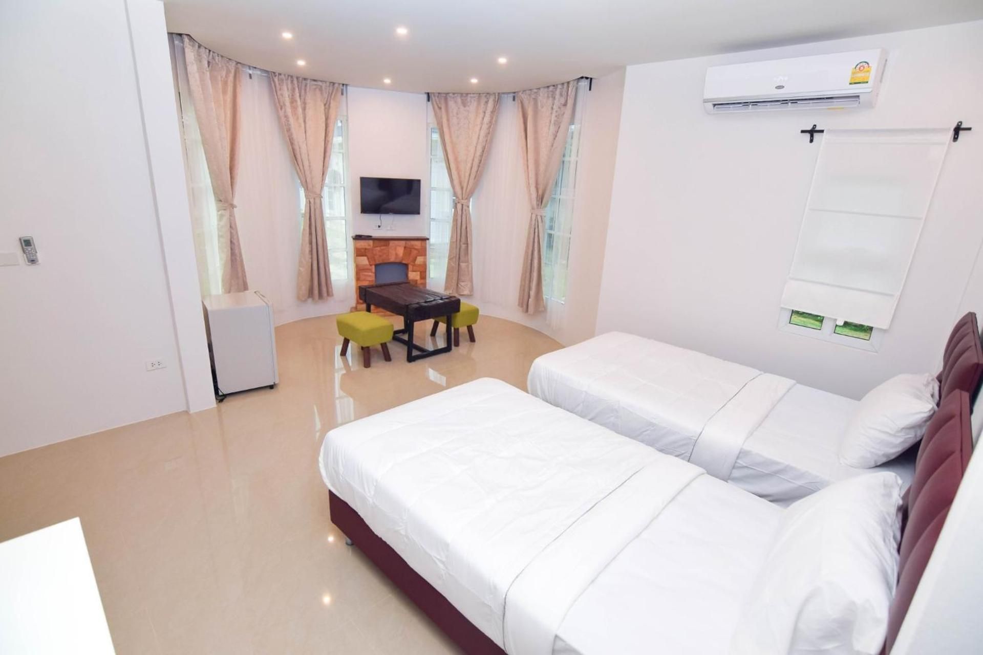 Superior Twin Room with Garden View