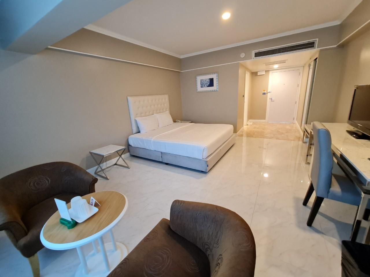 Chaisaeng Palace Hotel Deluxe Double Room 3