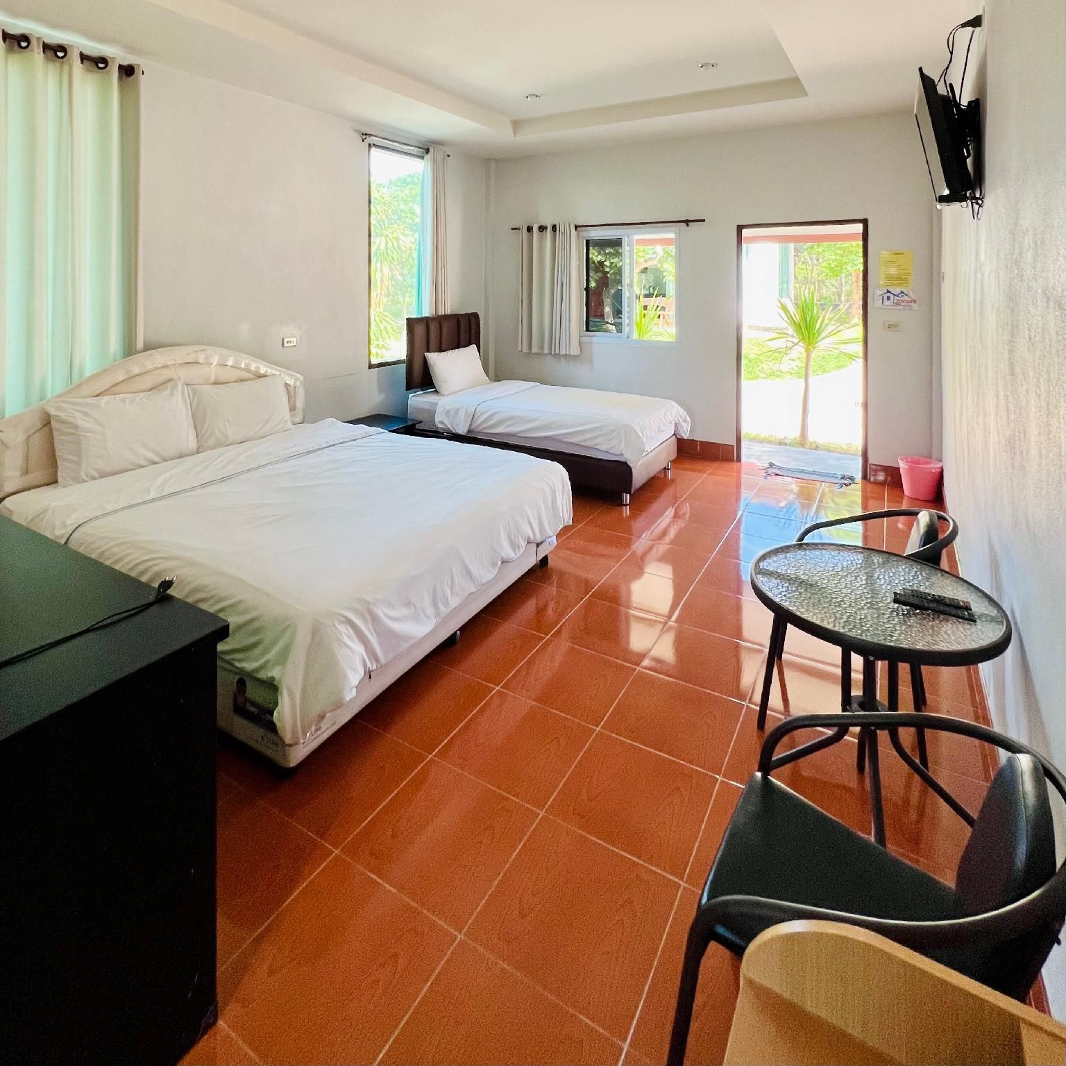 Wanmanee Resort Suwannaphum  Family Room -- 2 Bed 2