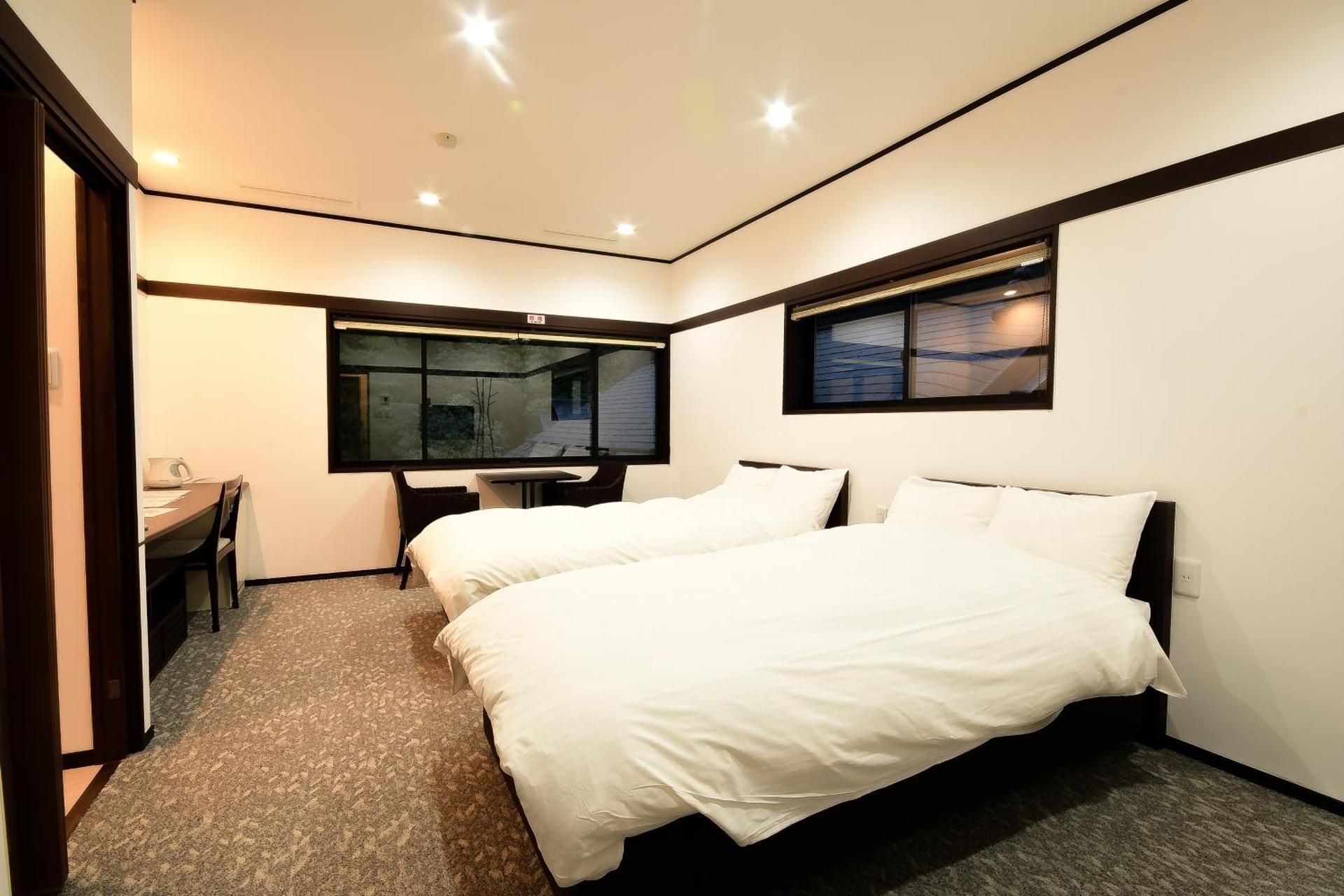 Twin Room with Shower