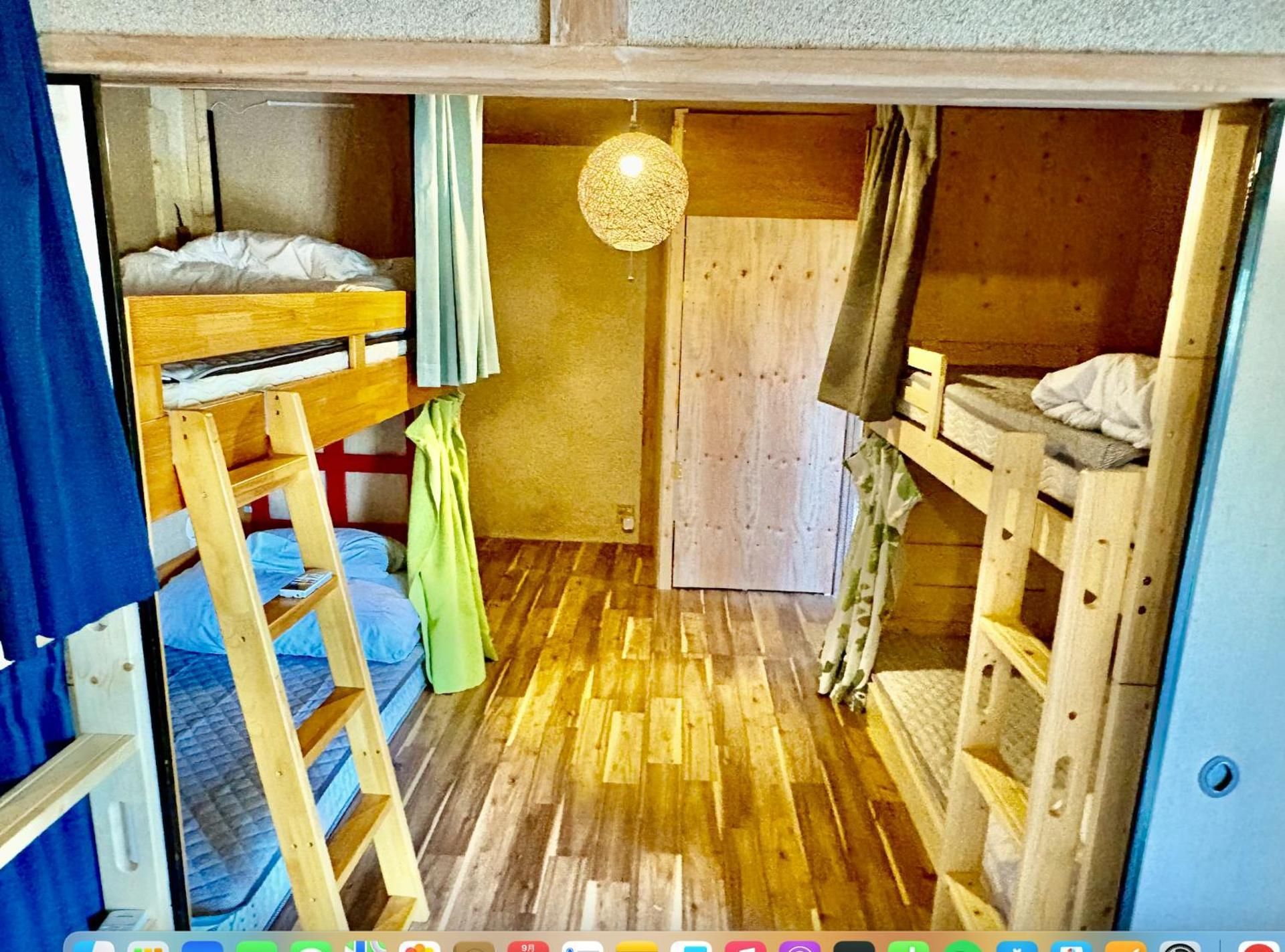 Single Bed in Mixed Dormitory Room