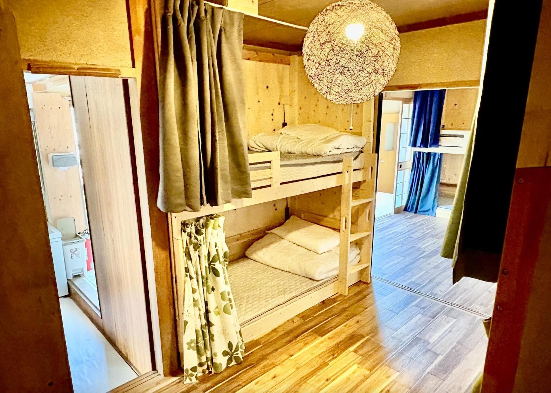 Single Bed in Mixed Dormitory Room