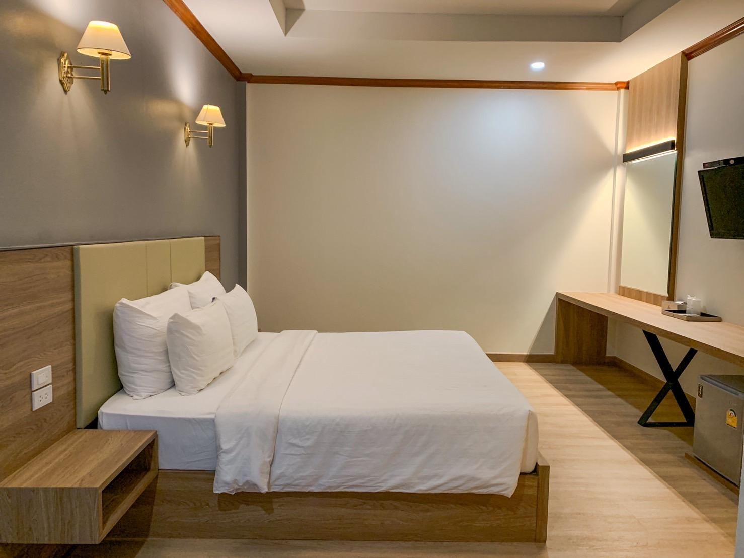 Deluxe Double Garden View