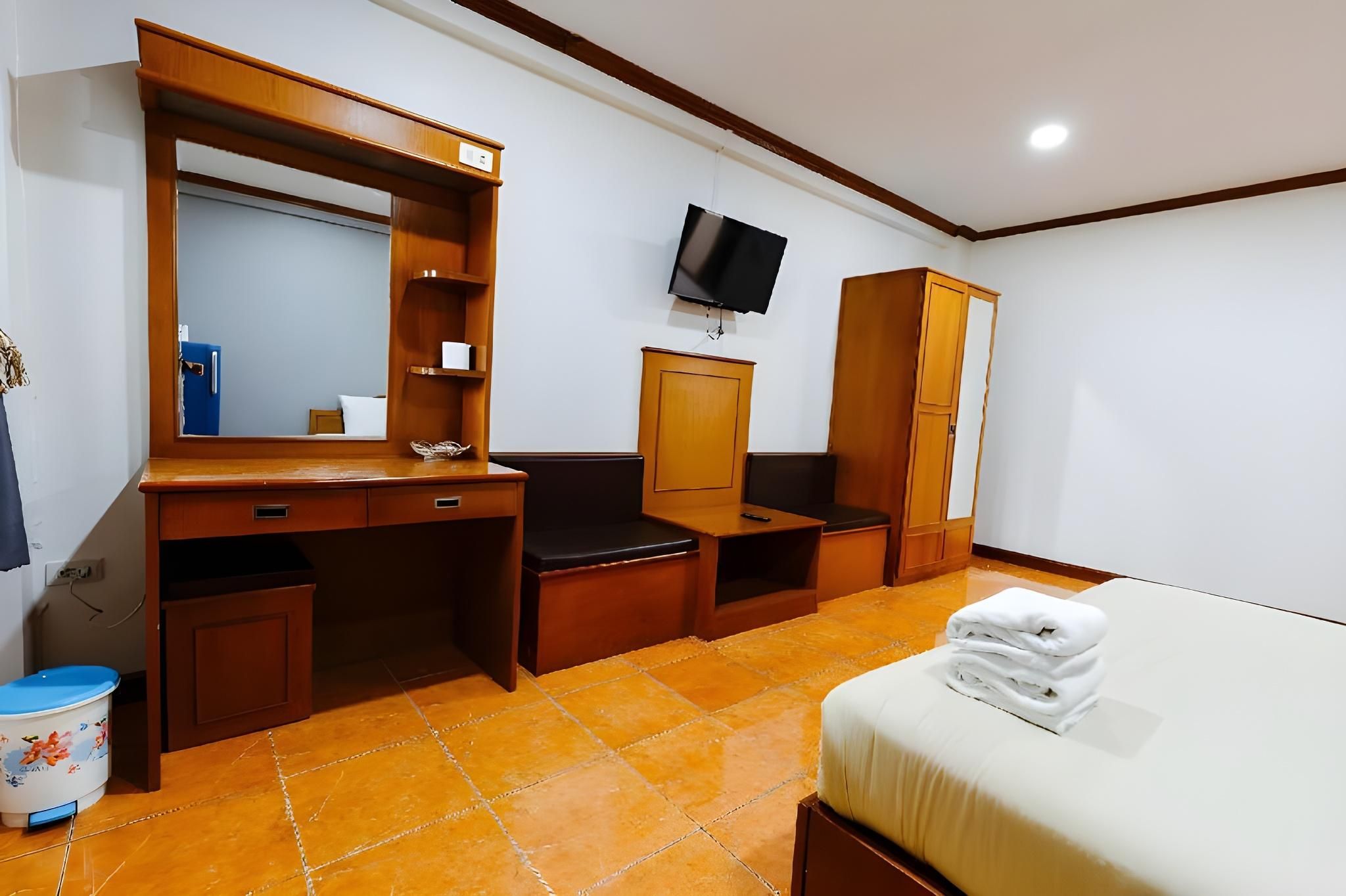 Tonkhoon Hotel Standard Double Bed 2