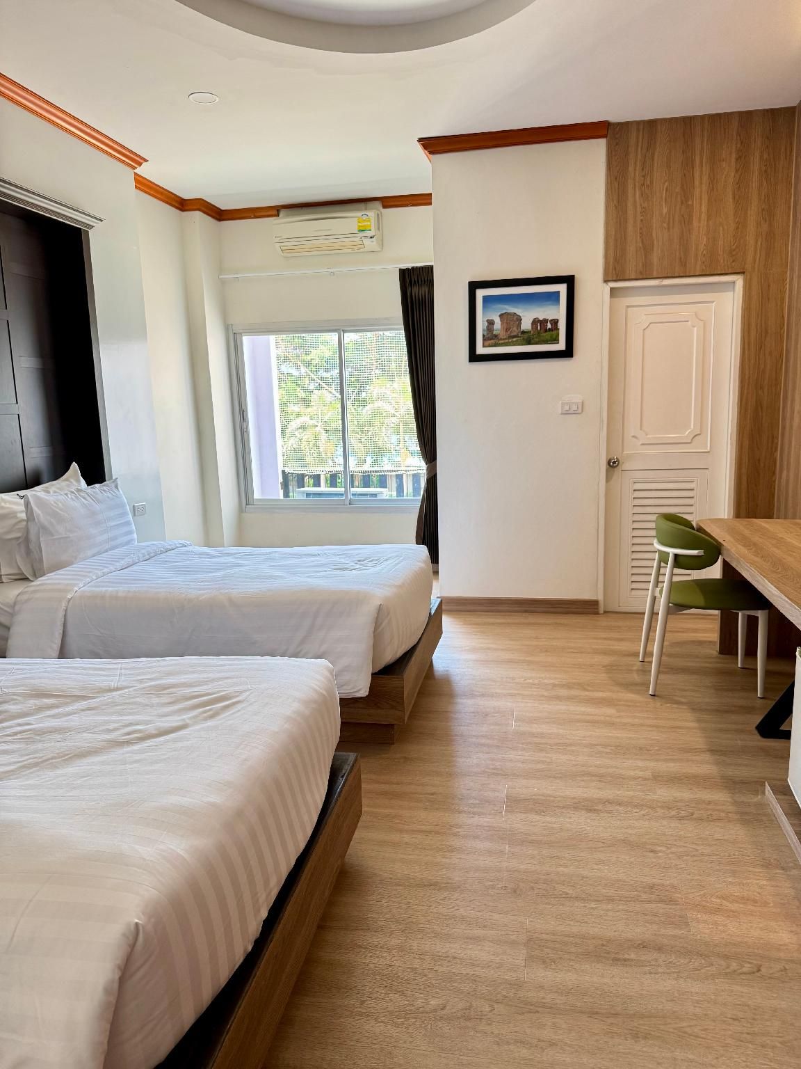 Dee Prom Hotel Deluxe Double or Twin 2