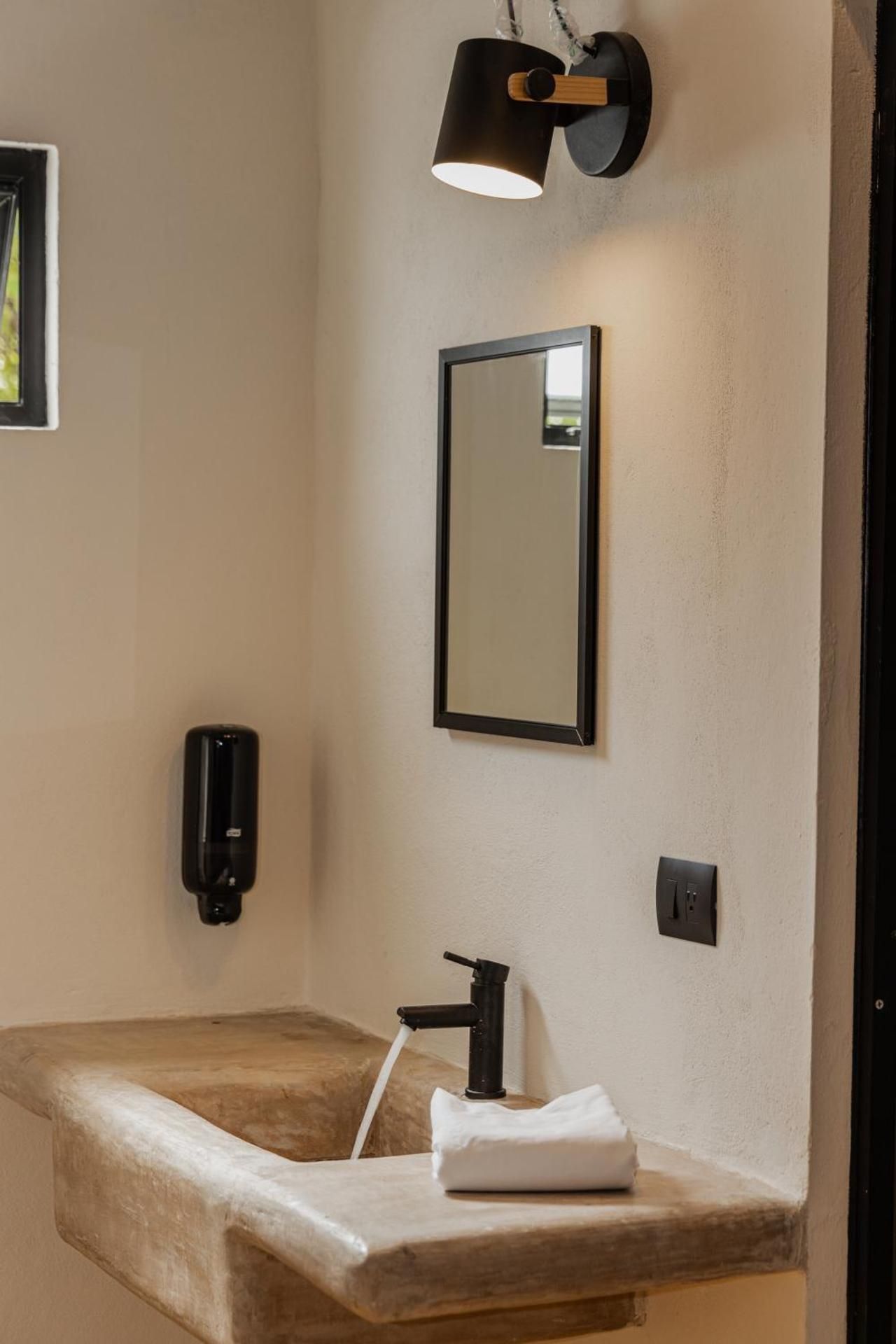 Bed in 6-Bed Mixed Dormitory Room