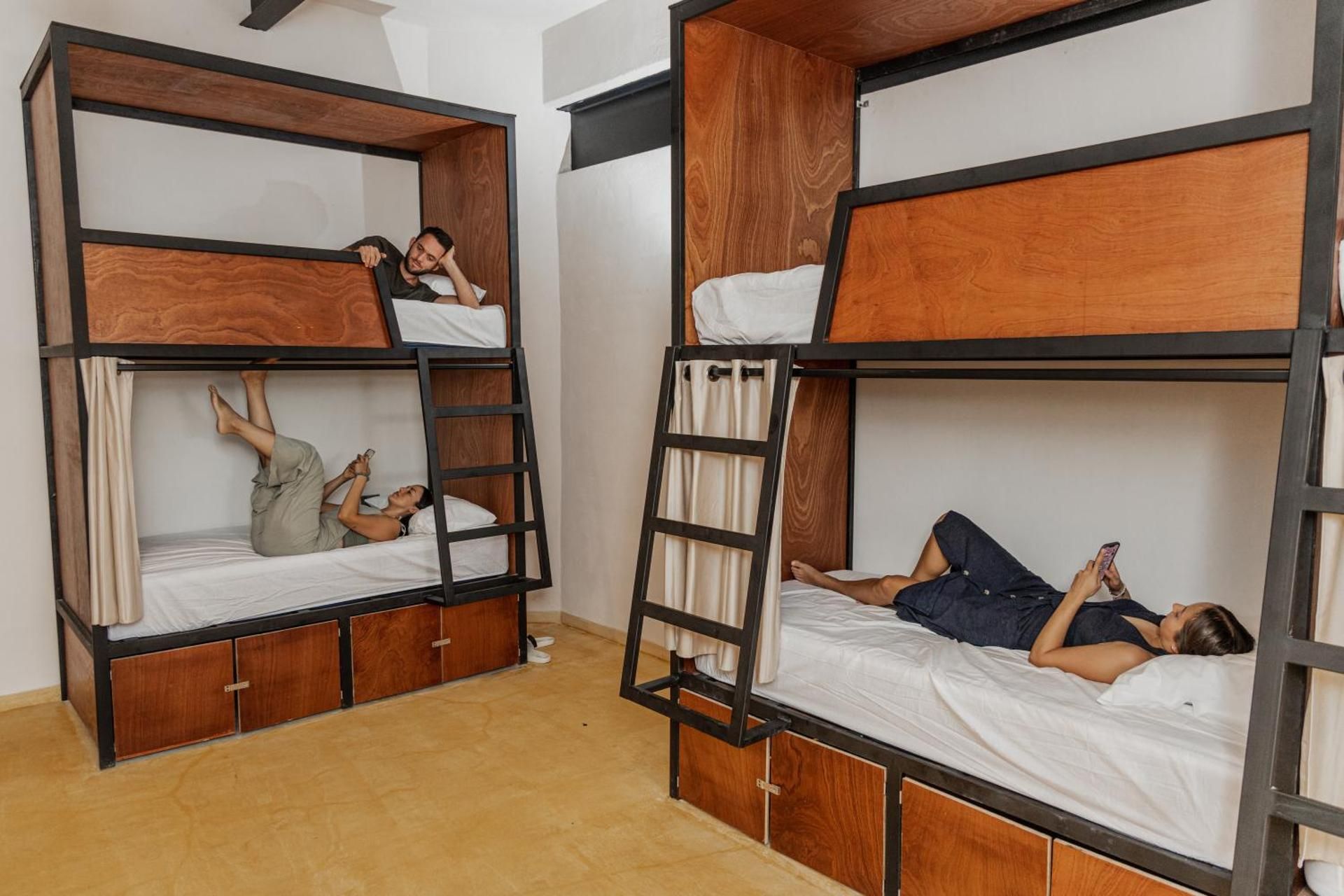 Bed in 6-Bed Mixed Dormitory Room